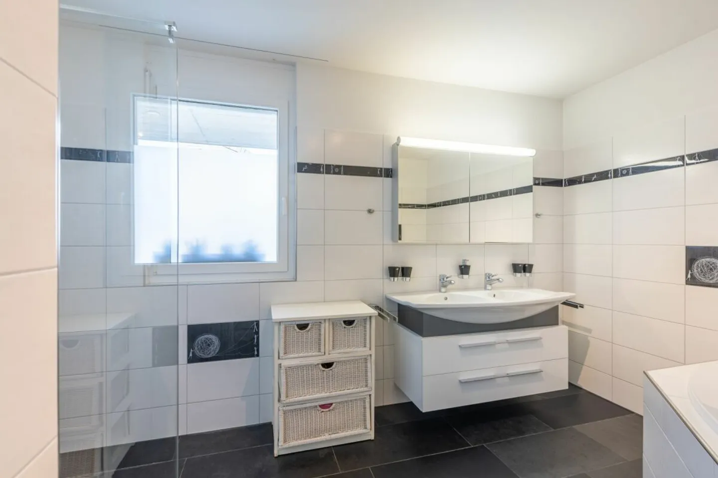 Exclusive 5.5-room terrace apartment - Premium Rhine view in Büsingen am Hochrhein - Photo 34 of 42