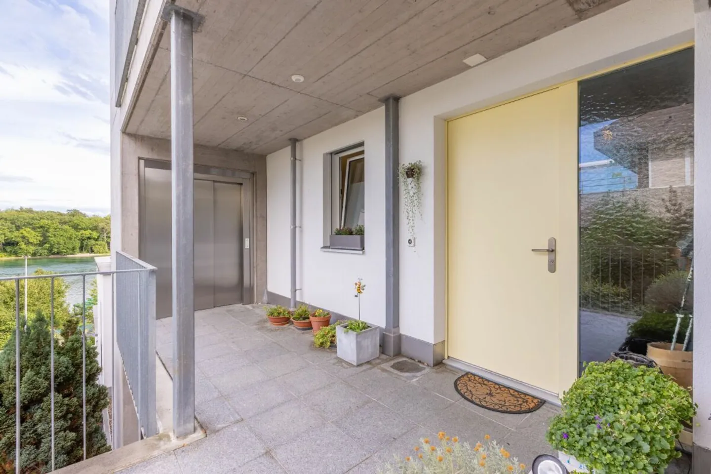 Exclusive 5.5-room terrace apartment - Premium Rhine view in Büsingen am Hochrhein - Photo 36 of 42