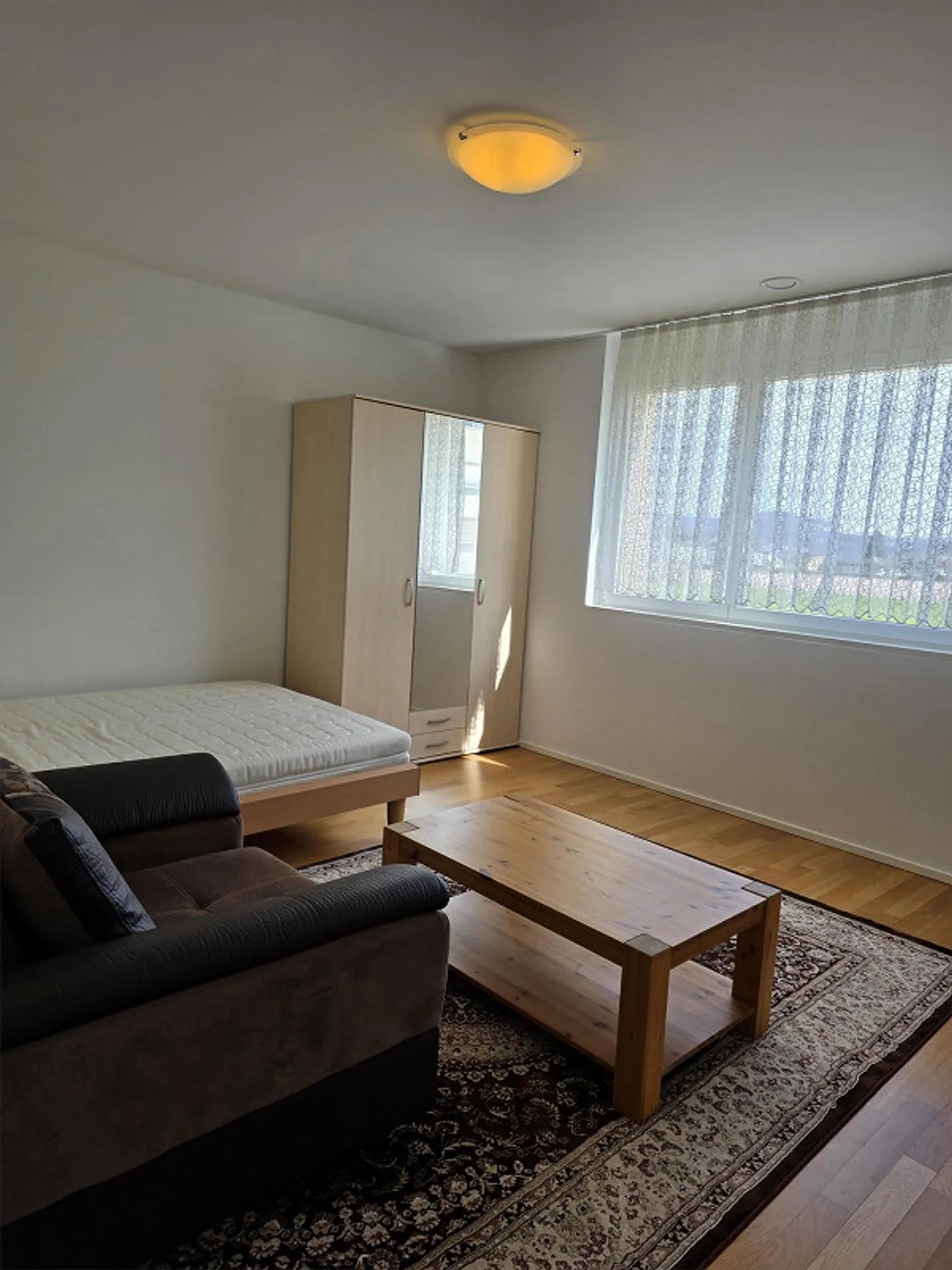 Charming and stylishly furnished apartment with large balcony - Photo 9 of 16