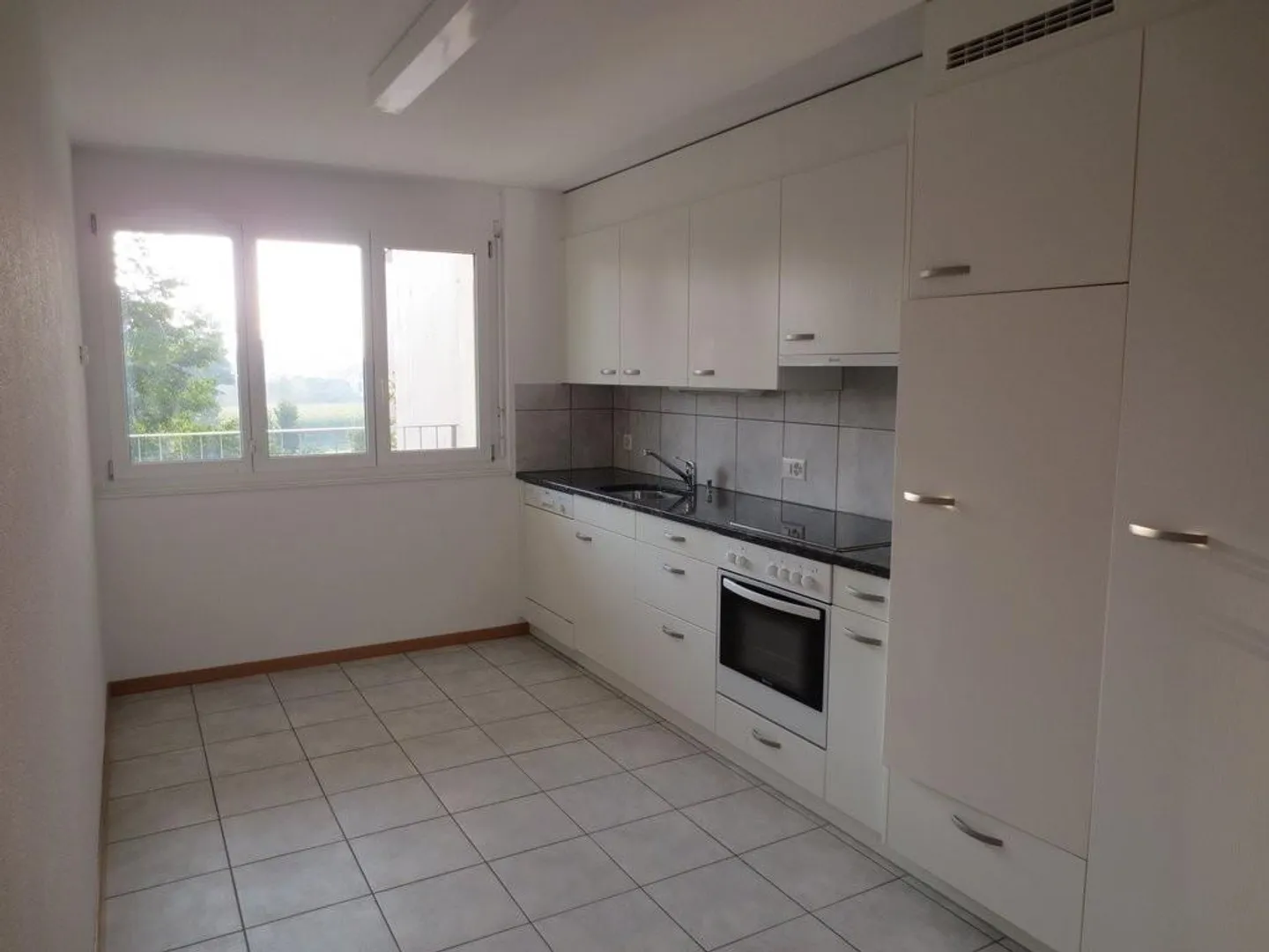 Cozy 3.5-room apartment with balcony in a quiet location in Subingen - Photo 2 of 7