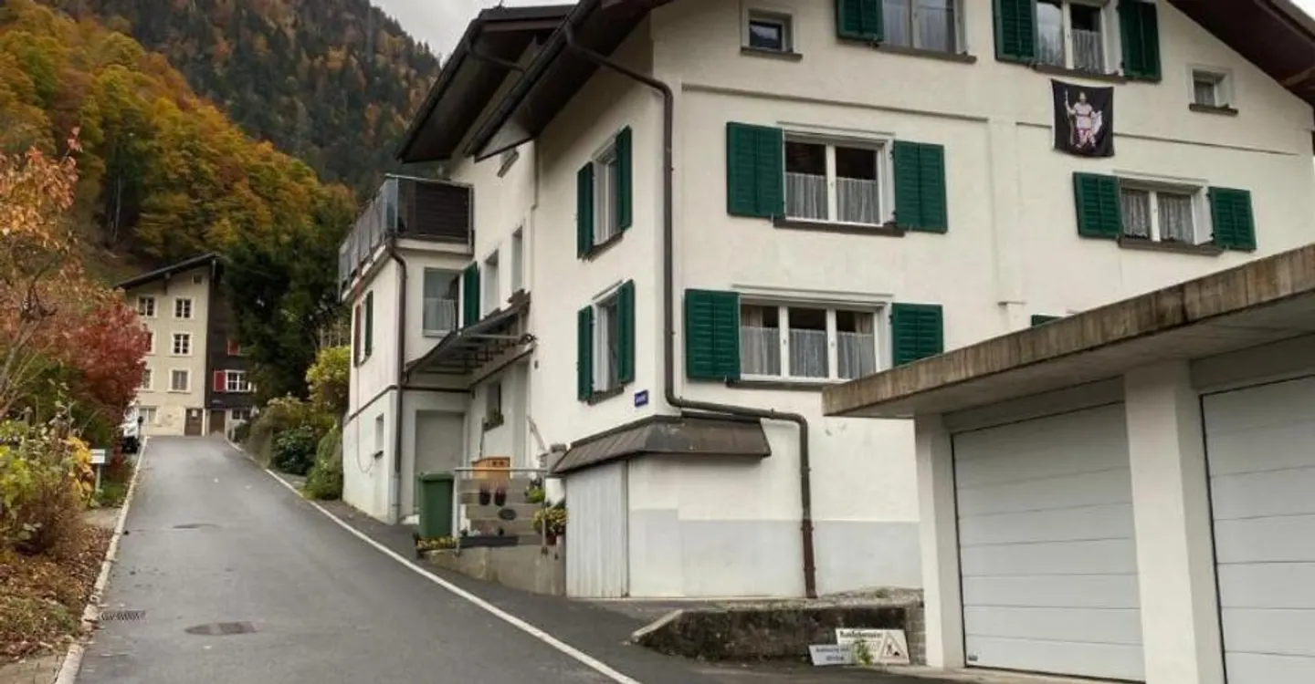 Gemütliche 6-Zimmer Einfamilienhaus an ruhiger Lage in Glarus - Photo 1 sur 12