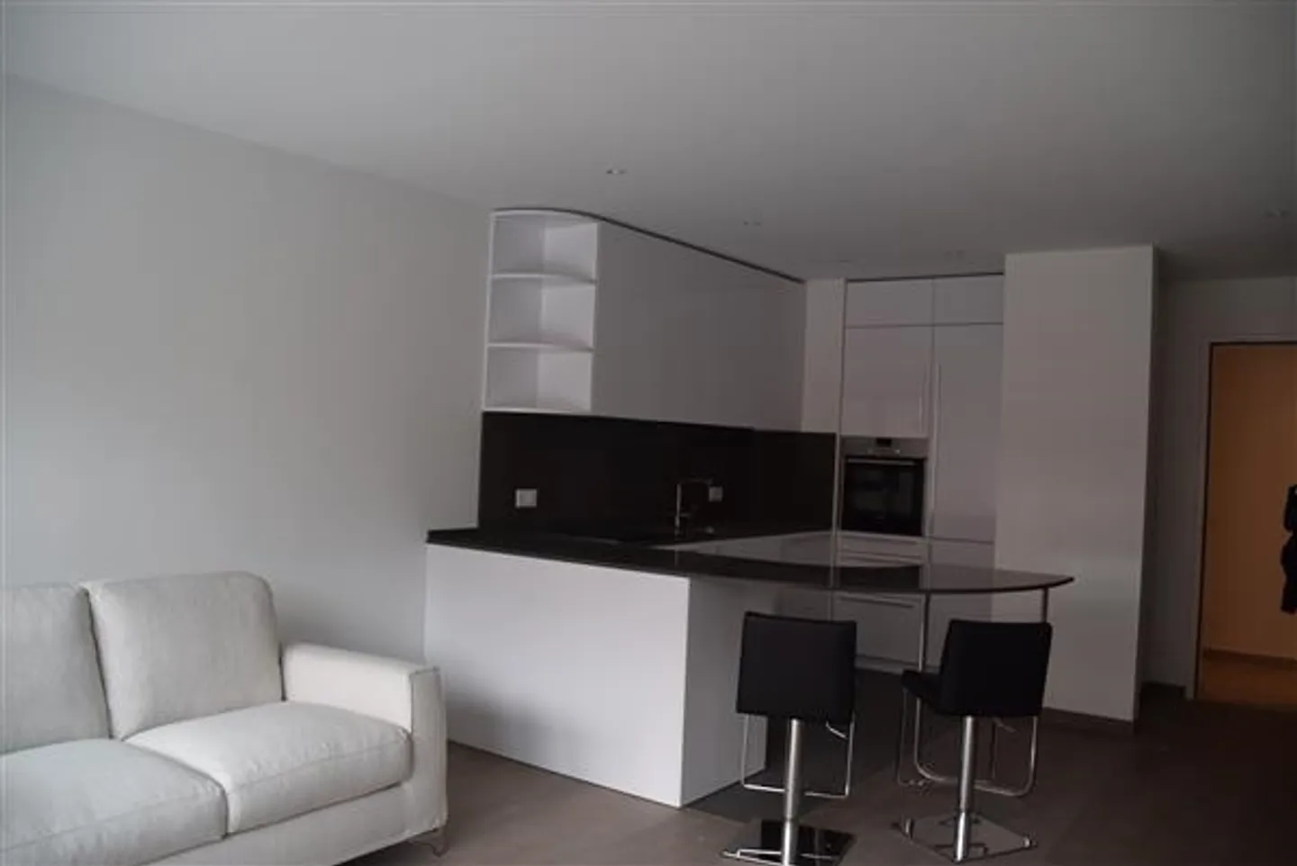 Massagno: 2.5-Room Apartment - Photo 2 of 4