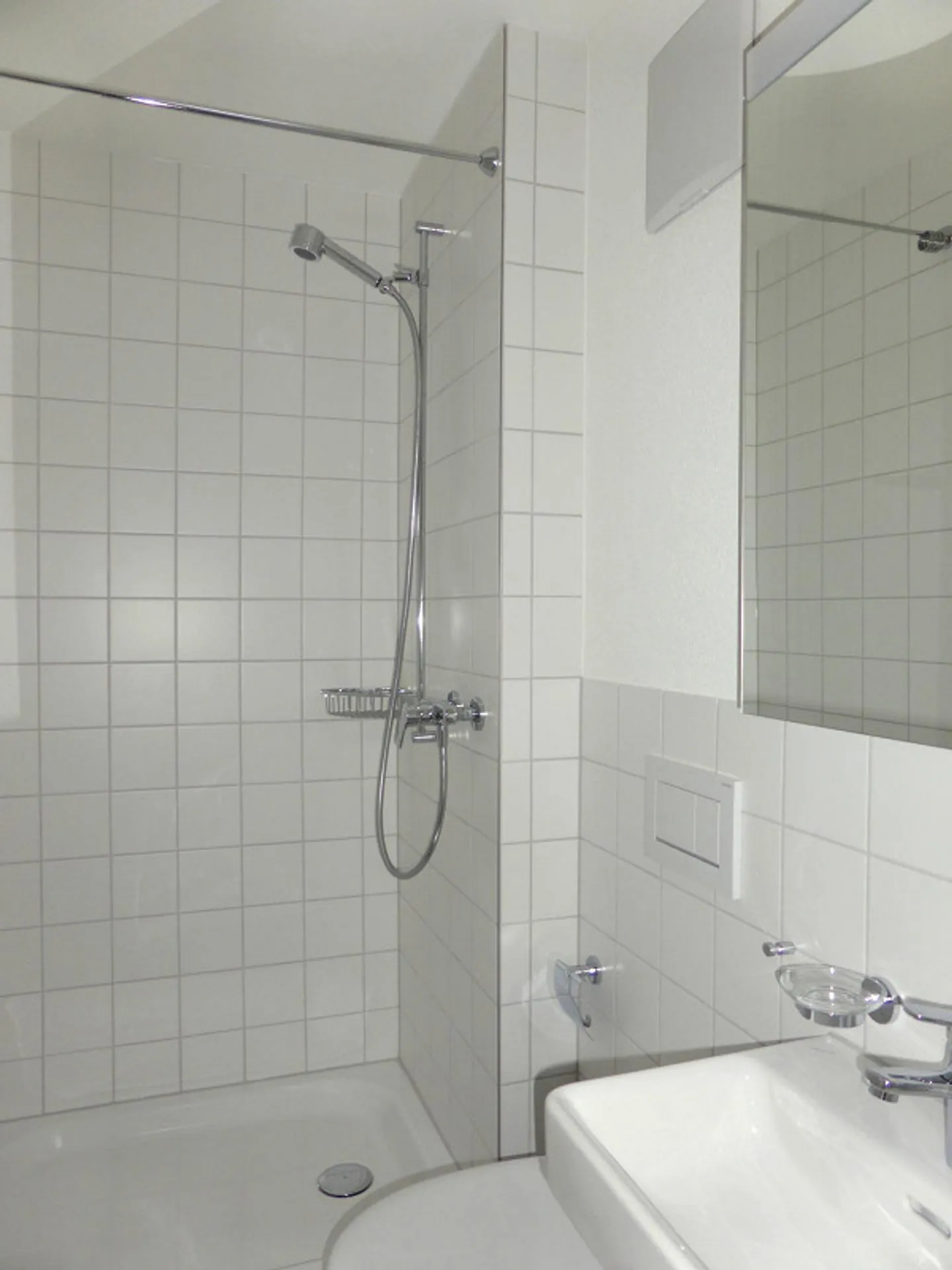 Geräumige Wohnung in ruhiger Lage - Foto 3 von 13
