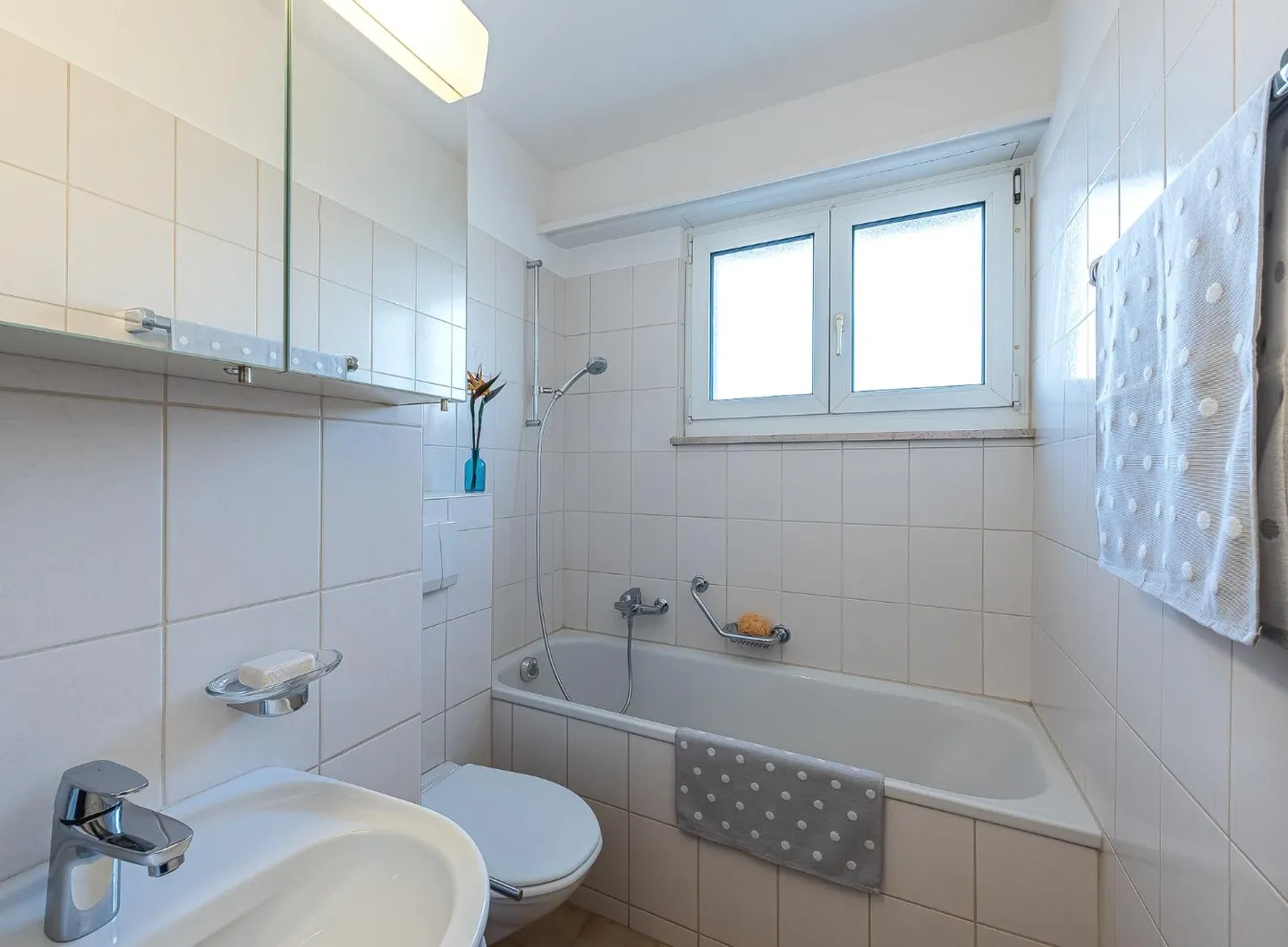 Charmantes Penthouse in Kleinbasel - Foto 3 von 8