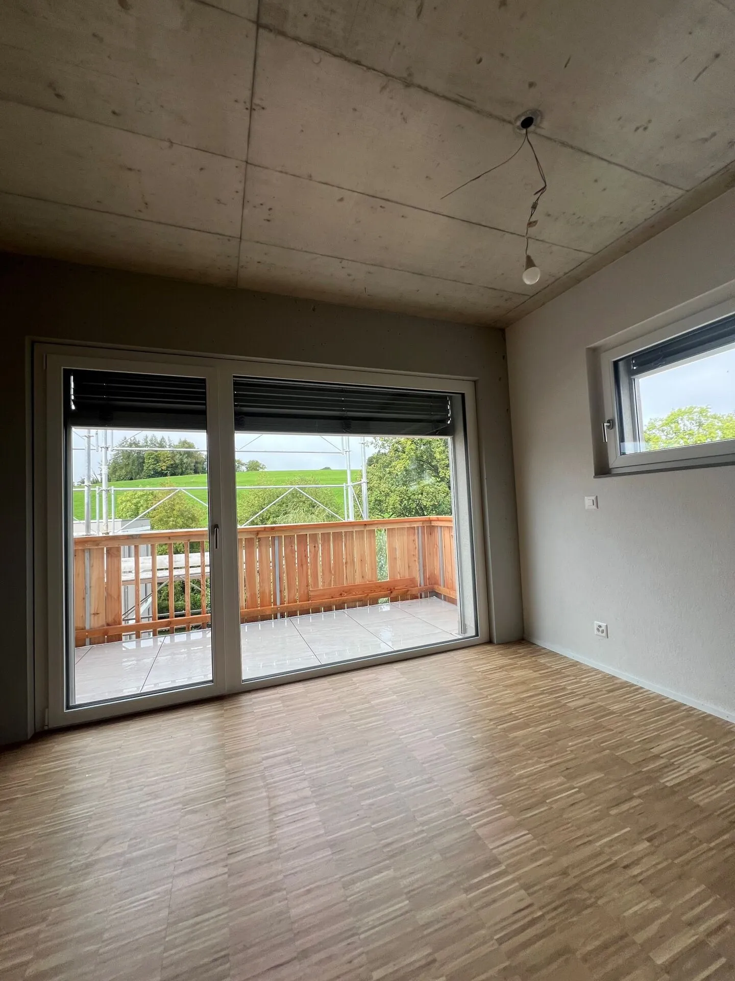 New high-end shared accommodation - Furnished rooms with balcony just steps from the train station! - Photo 12 of 14