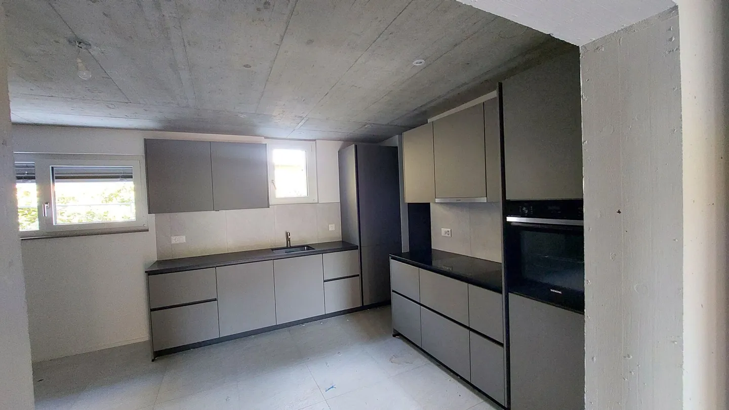 New high-end shared accommodation - Furnished rooms with balcony just steps from the train station! - Photo 4 of 14