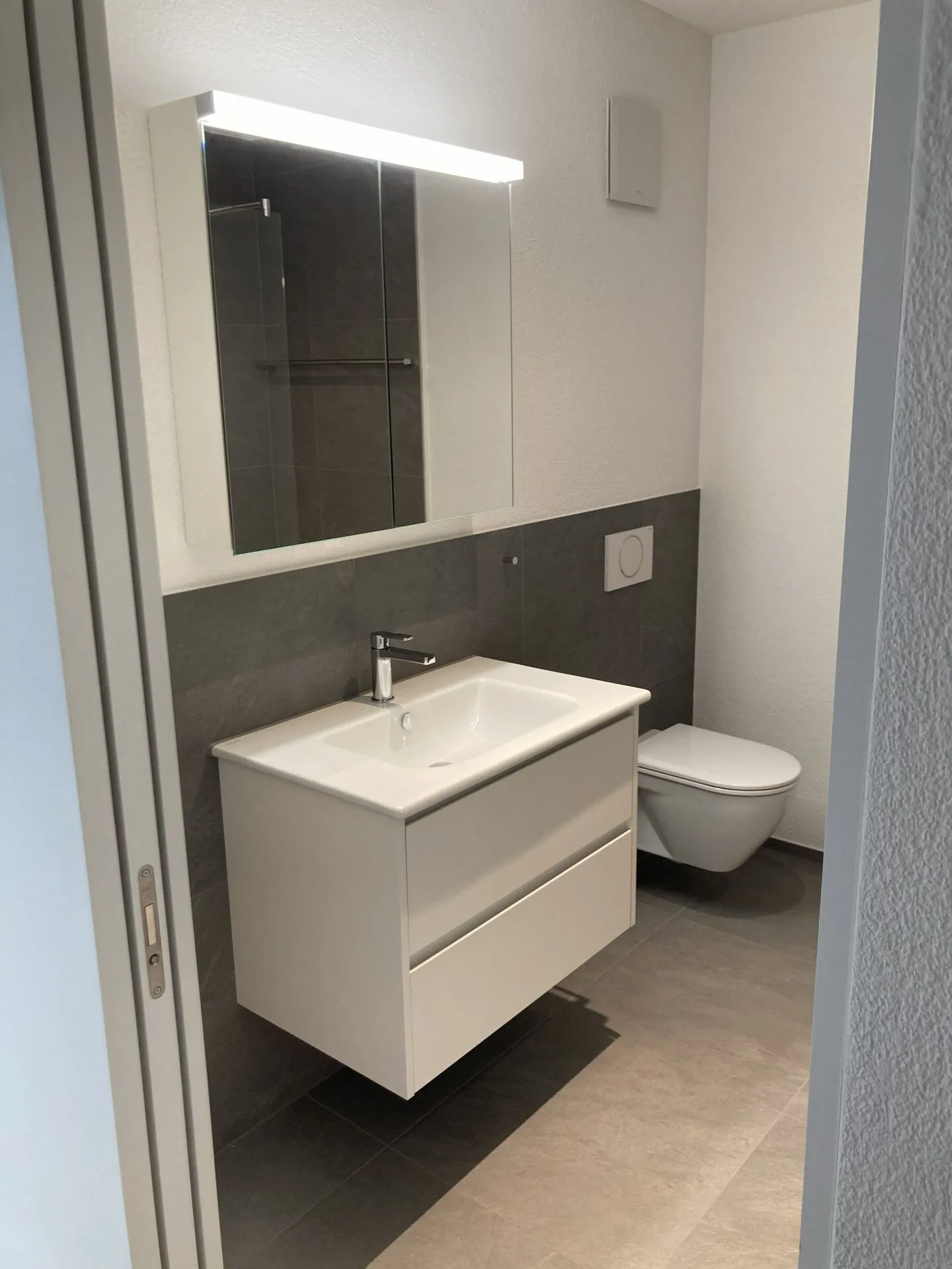 Modernes Apartment mit Aussicht - Foto 6 von 10