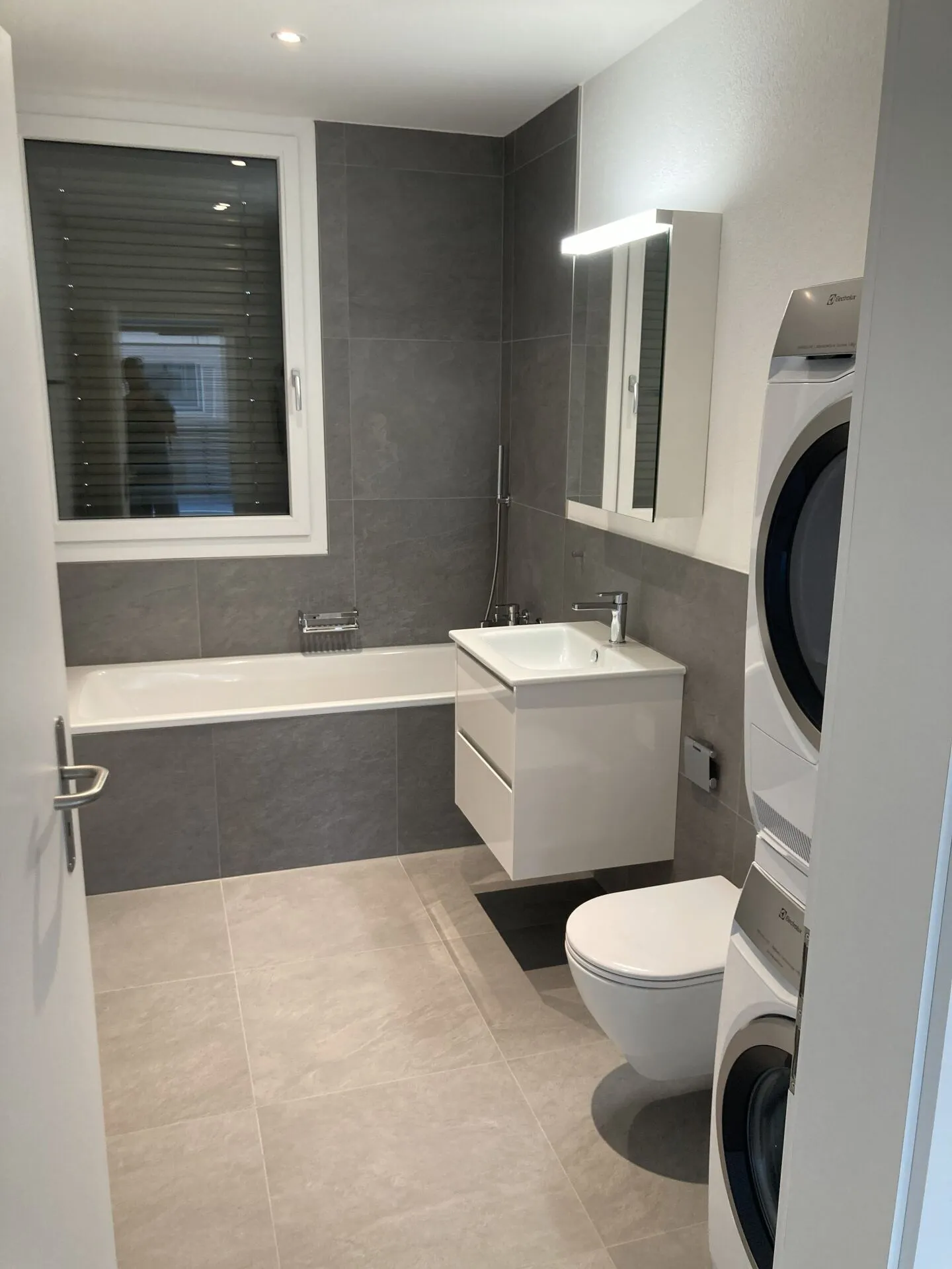 Modernes Apartment mit Aussicht - Foto 8 von 10