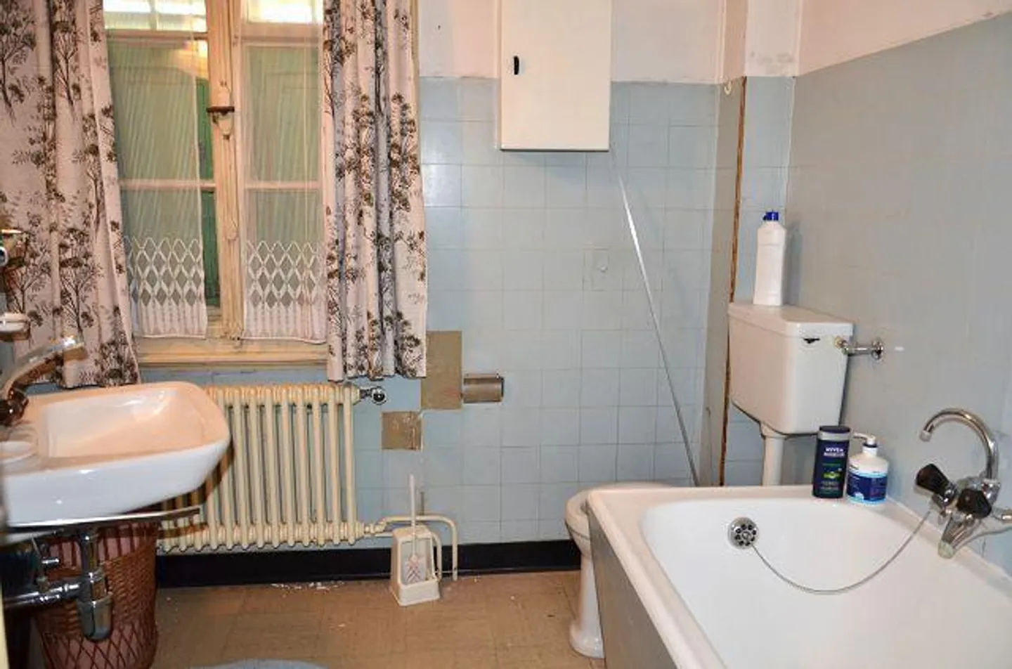 «Casa plurifamiliare di 3 app. anche a reddito da rinnovare con giardino / 3-Familienhaus zum Ausbauen mit Garten» - Foto 16 di 38