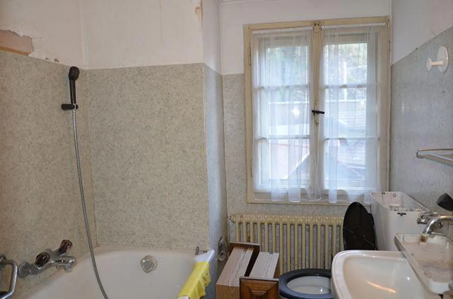 «Casa plurifamiliare di 3 app. anche a reddito da rinnovare con giardino / 3-Familienhaus zum Ausbauen mit Garten» - Foto 17 di 38