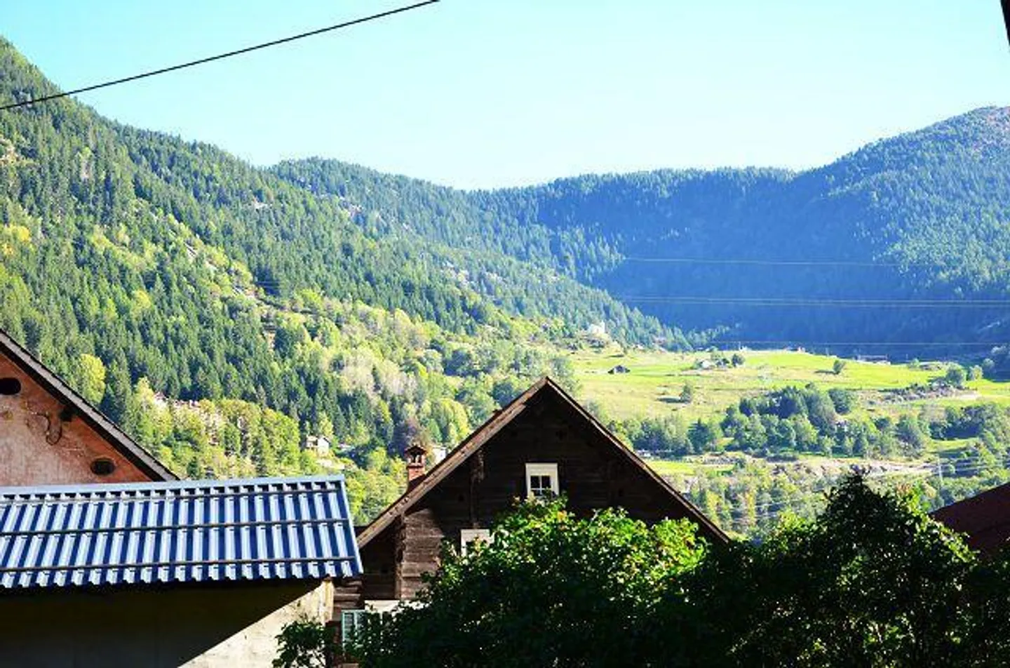 «Casa plurifamiliare di 3 app. anche a reddito da rinnovare con giardino / 3-Familienhaus zum Ausbauen mit Garten» - Foto 21 di 38