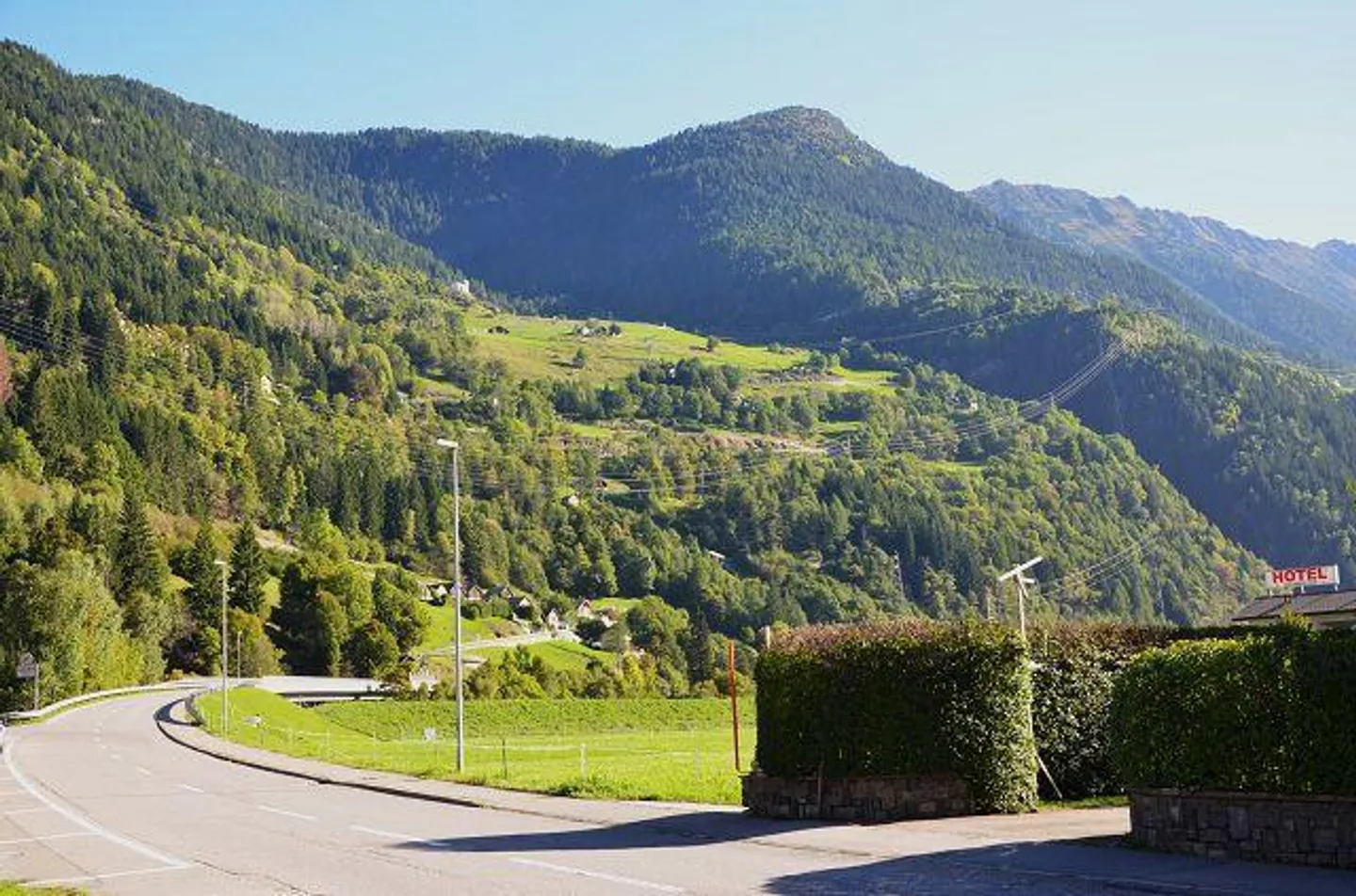 «Casa plurifamiliare di 3 app. anche a reddito da rinnovare con giardino / 3-Familienhaus zum Ausbauen mit Garten» - Foto 23 di 38
