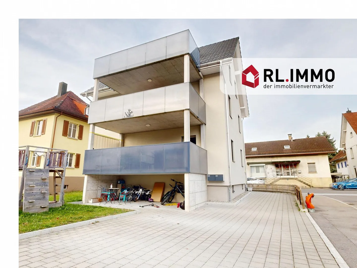 Casa multifamiliare ristrutturata con due appartamenti - Foto 1 di 10