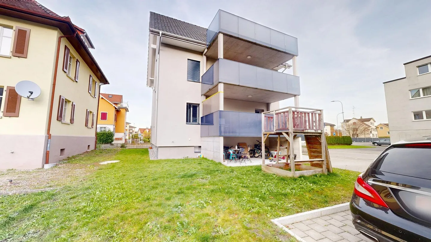 Casa multifamiliare ristrutturata con due appartamenti - Foto 2 di 10