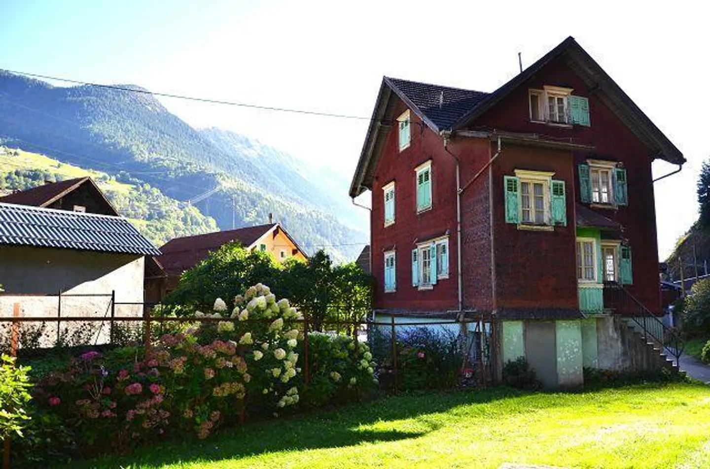 «Casa plurifamiliare di 3 app. anche a reddito da rinnovare con giardino / 3-Familienhaus zum Ausbauen mit Garten» - Foto 32 di 38