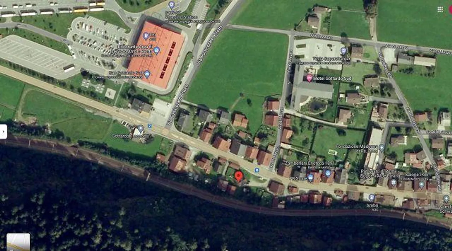 «Casa plurifamiliare di 3 app. anche a reddito da rinnovare con giardino / 3-Familienhaus zum Ausbauen mit Garten» - Foto 34 di 38
