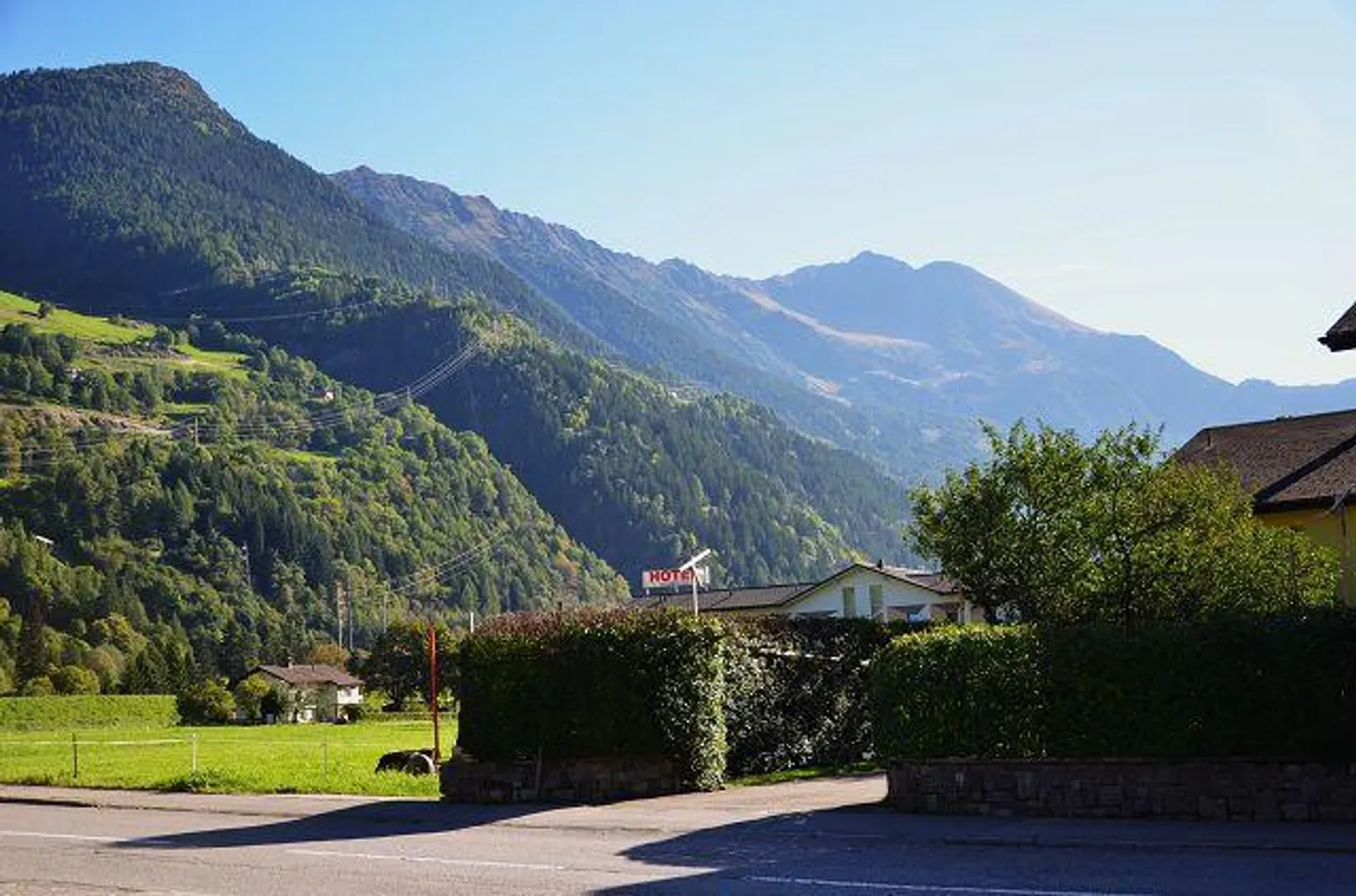 «Casa plurifamiliare di 3 app. anche a reddito da rinnovare con giardino / 3-Familienhaus zum Ausbauen mit Garten» - Foto 36 di 38