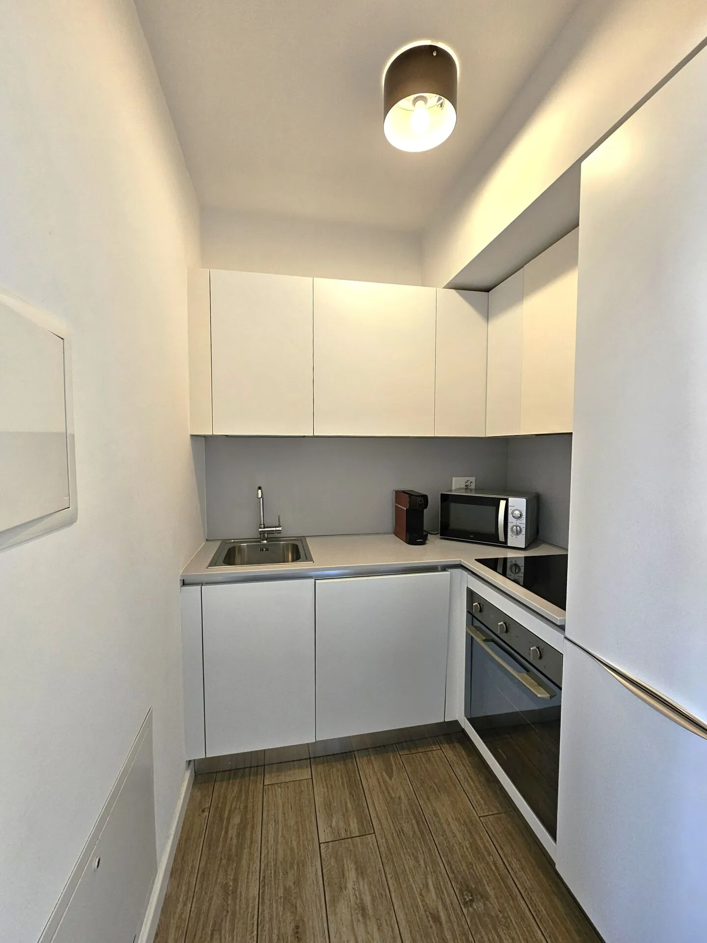 Charming 3.5 Room Apartment - Photo 2 of 5