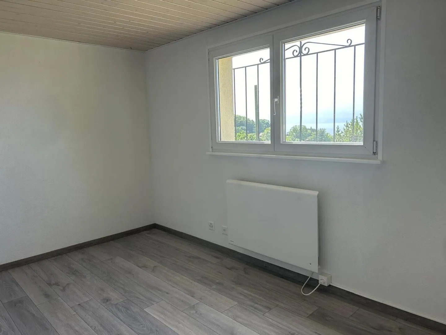 Villa à louer, avec appartement indépendant au sous-sol - Photo 2 sur 13