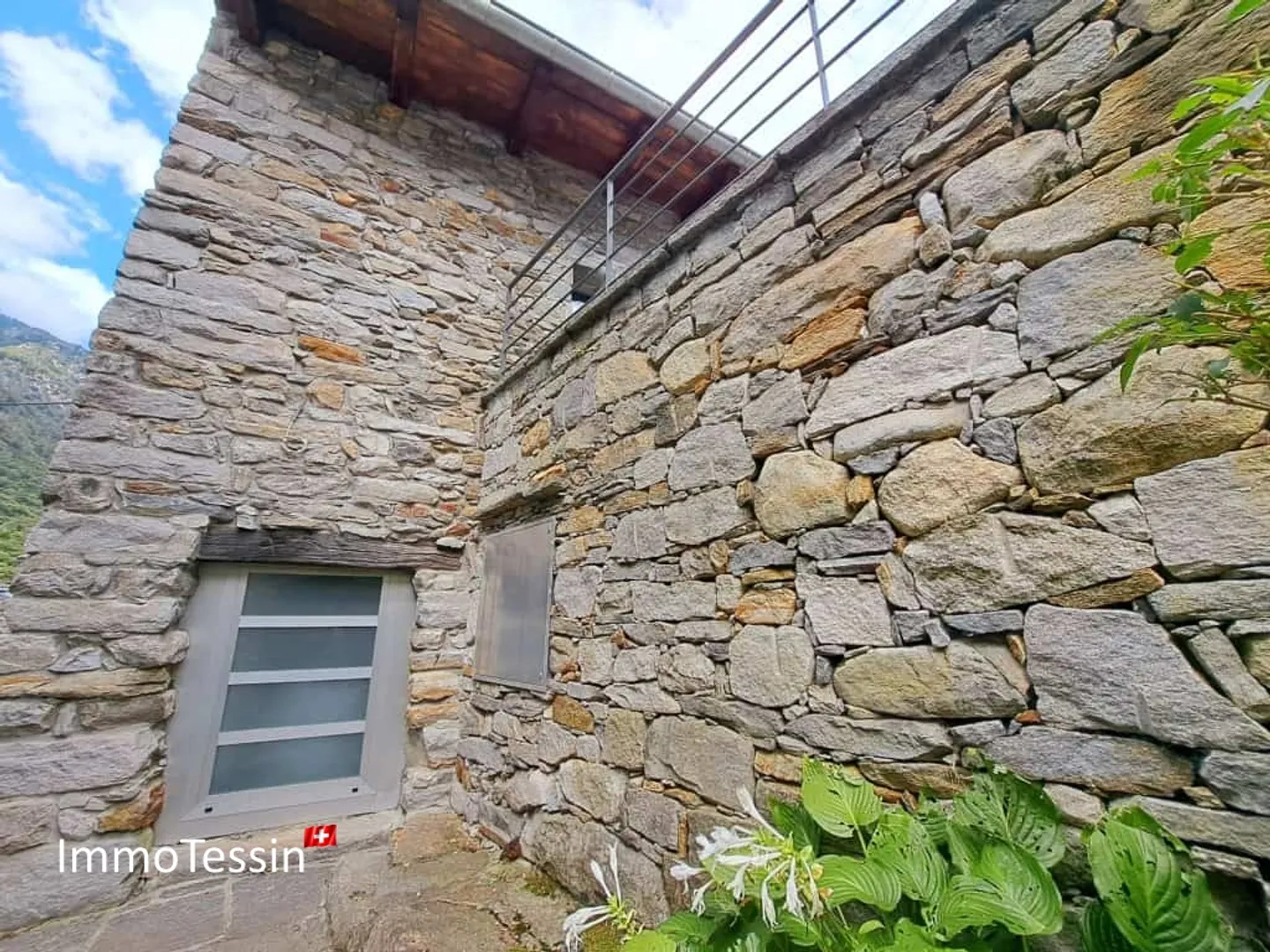 Rareté : L'élégance rencontre la nature, rustico exclusif avec vue panoramique au cœur de la vallée de Verzasca - Photo 7 sur 13