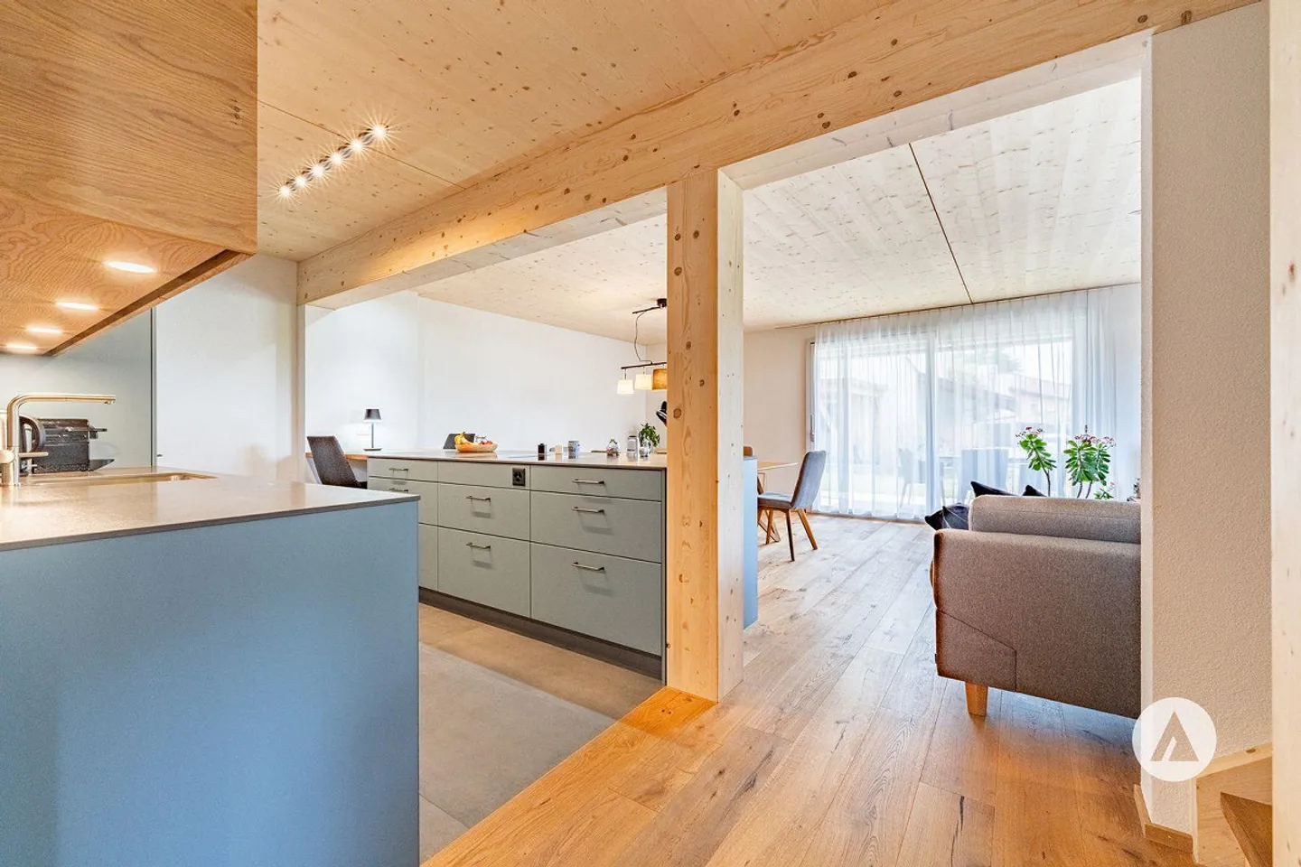 Newly built living comfort on two levels - Photo 1 of 13