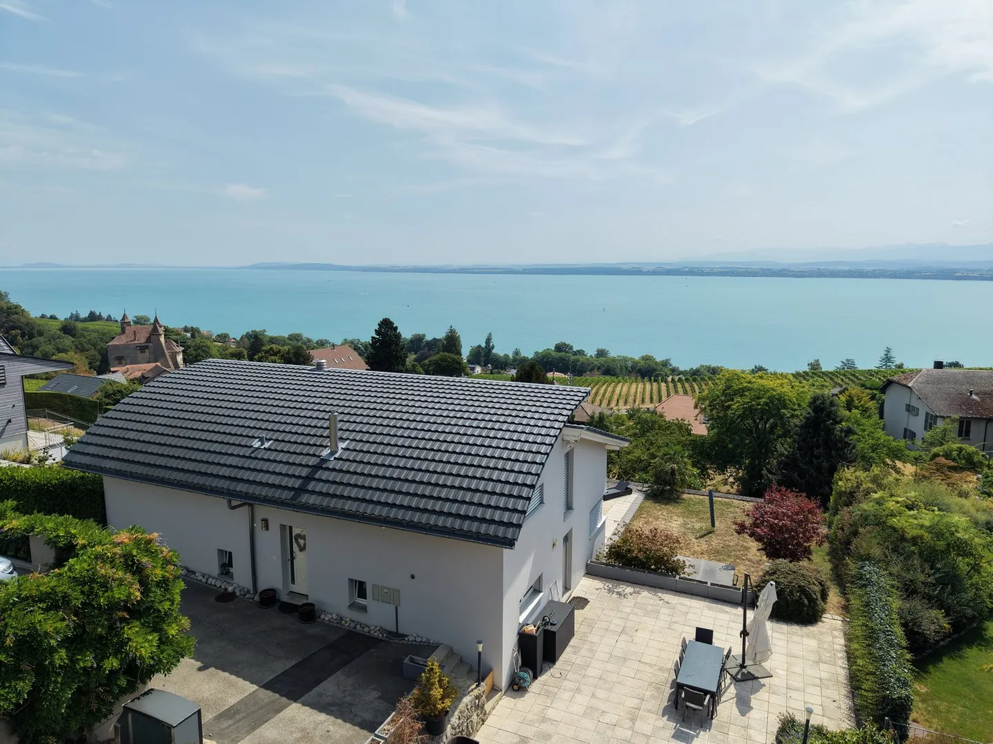 Villa with unobstructed views, spacious rooms, and a quiet environment – Vaumarcus - Photo 1 of 15