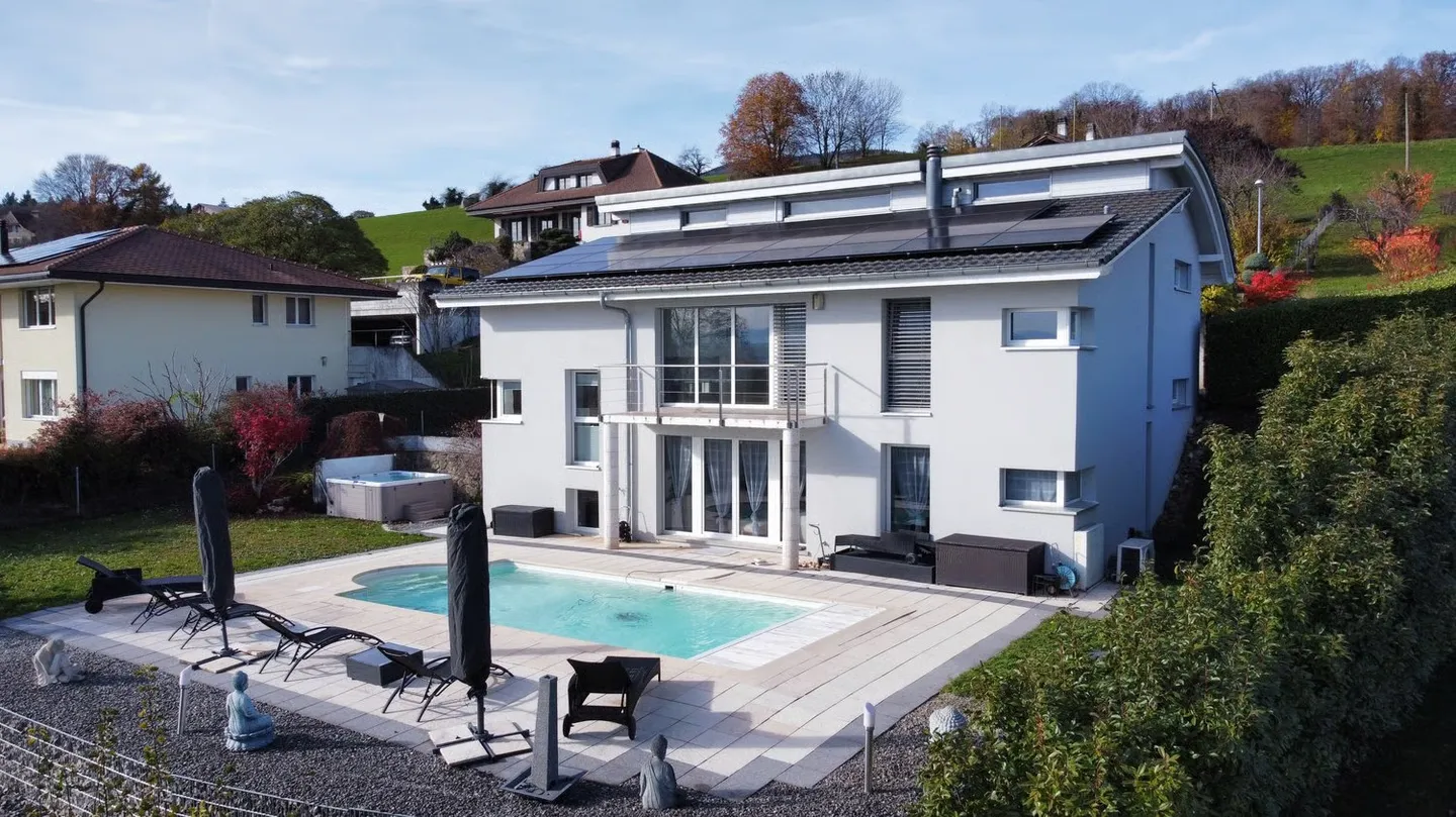 Villa with unobstructed views, spacious rooms, and a quiet environment – Vaumarcus - Photo 15 of 15