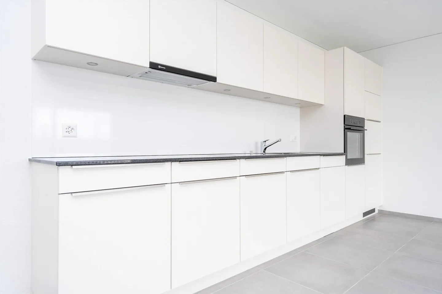 Nouvel appartement dans le populaire parc résidentiel Blümlisalp ! - Photo 3 sur 9