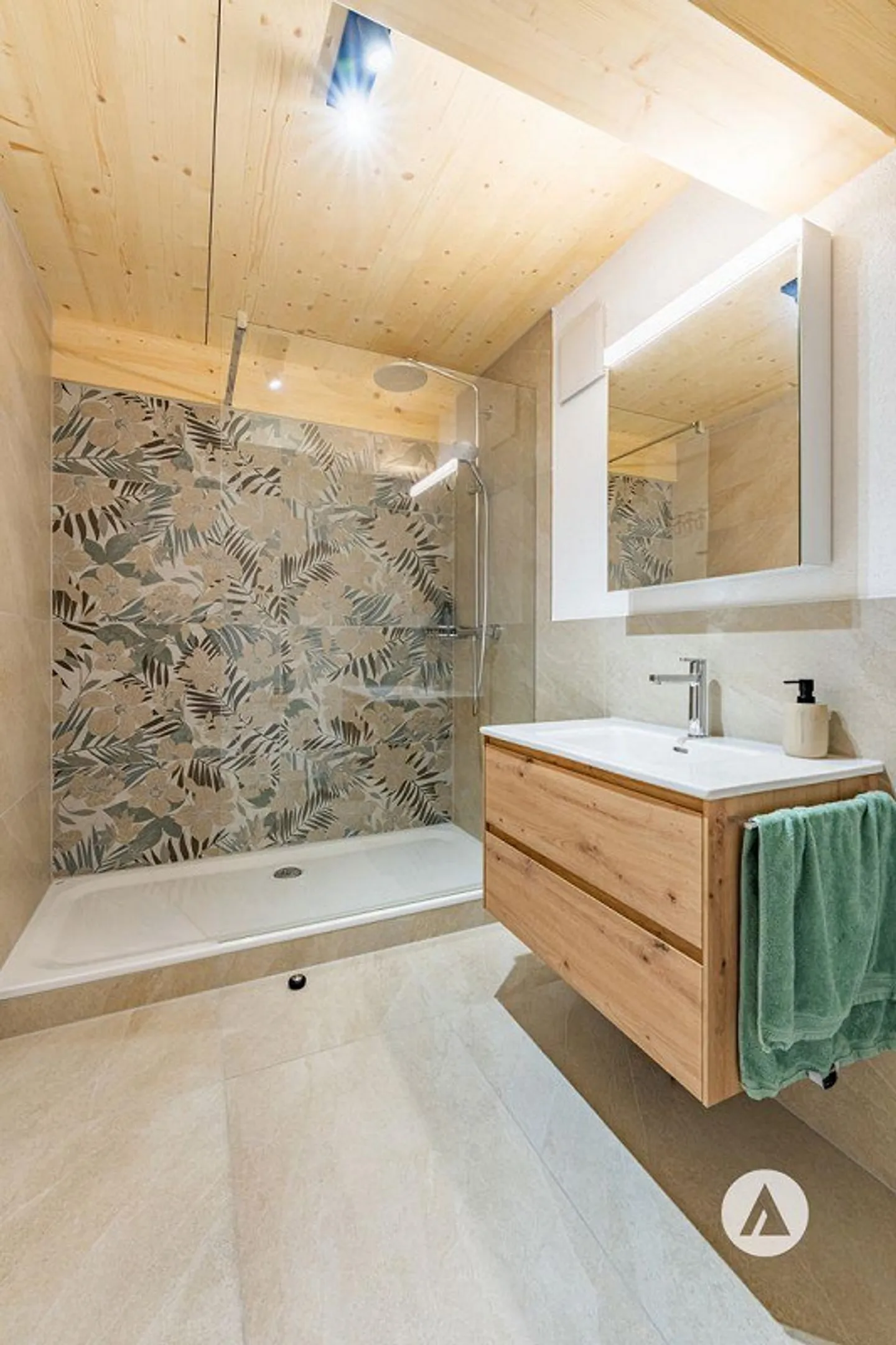 Newly built living comfort on two levels - Photo 6 of 13
