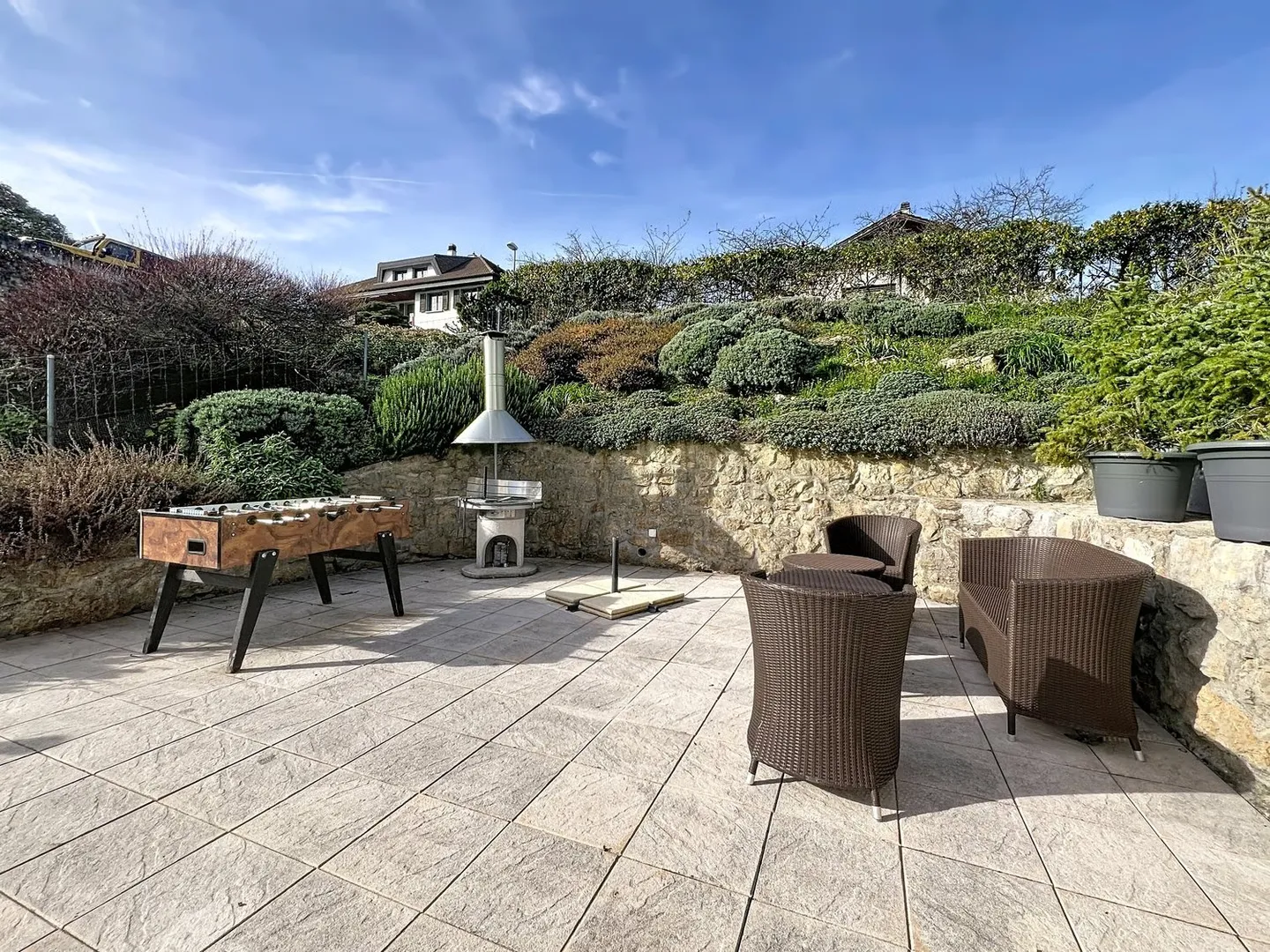 Villa with unobstructed views, spacious rooms, and a quiet environment – Vaumarcus - Photo 12 of 15