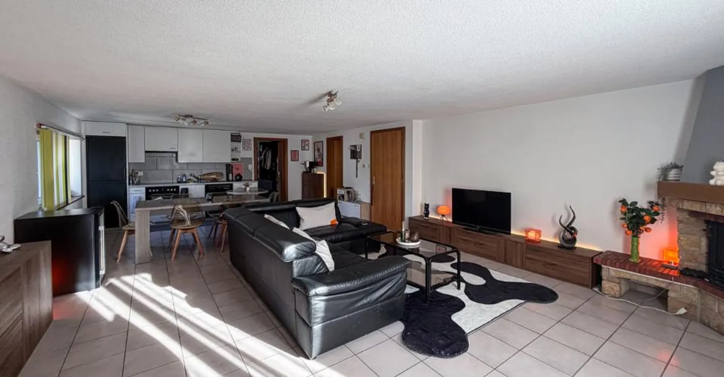 In vendita - Appartamento di 2,5 locali in condominio con posto auto in vendita. - Foto 5 di 10