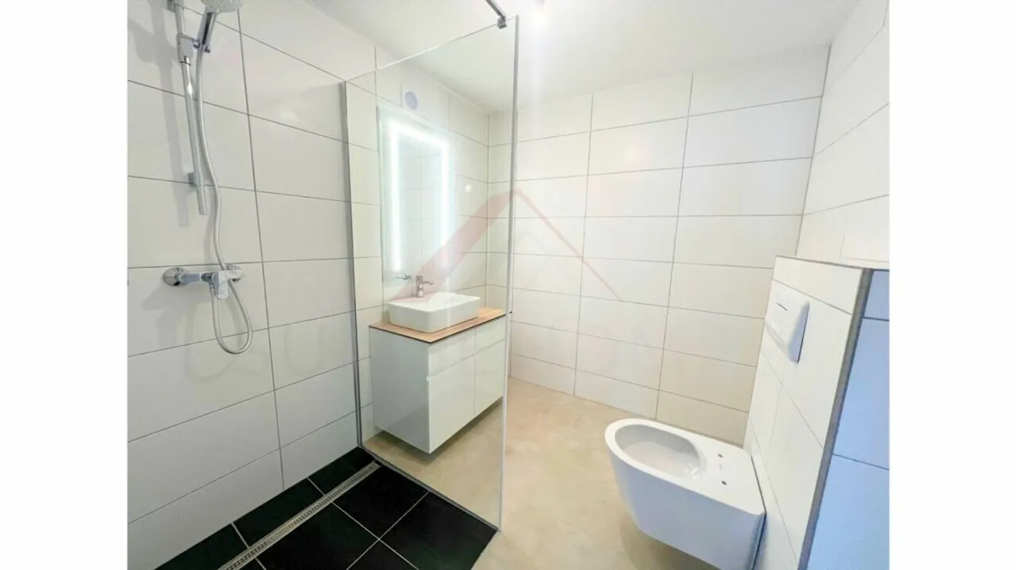 Courrendlin - fully renovated multi-family house with 3 apartments, row houses/balcony and excellent return potential - Photo 5 of 5