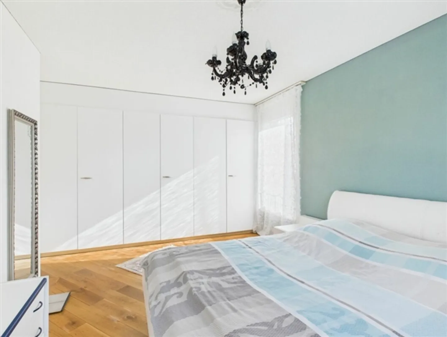 «VIEL PLATZ UND HELLE ZIMMER AN ZENTRALER LAGE» - Foto 4 von 8