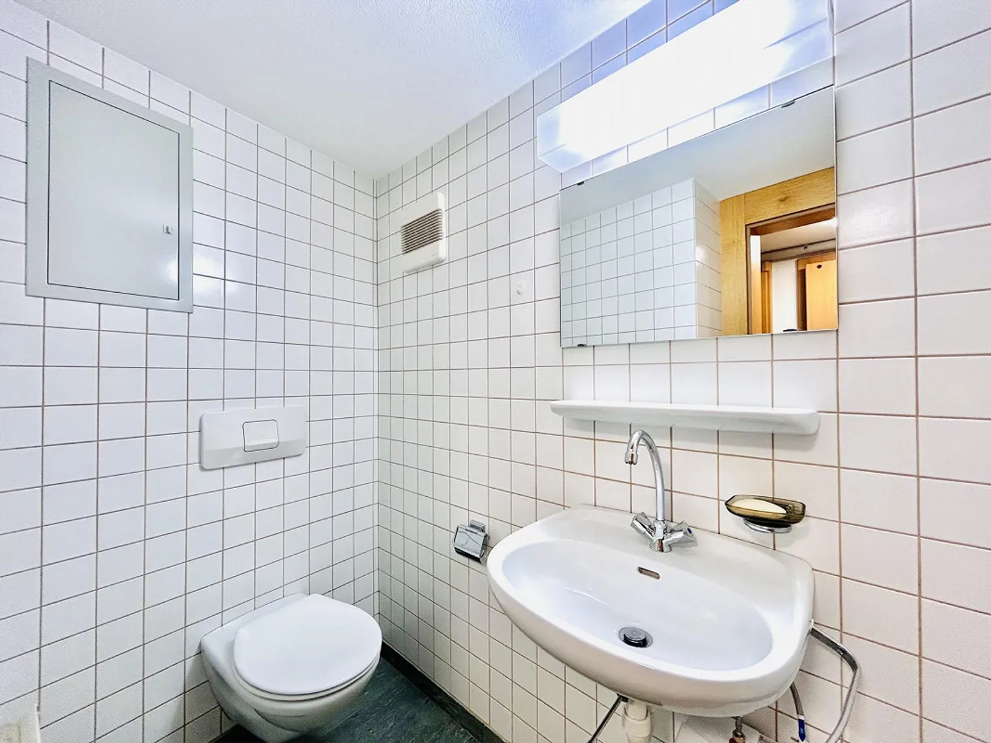 Stilvolles Wohnhaus im Städtli mit Garten und Atelier - Foto 14 von 25