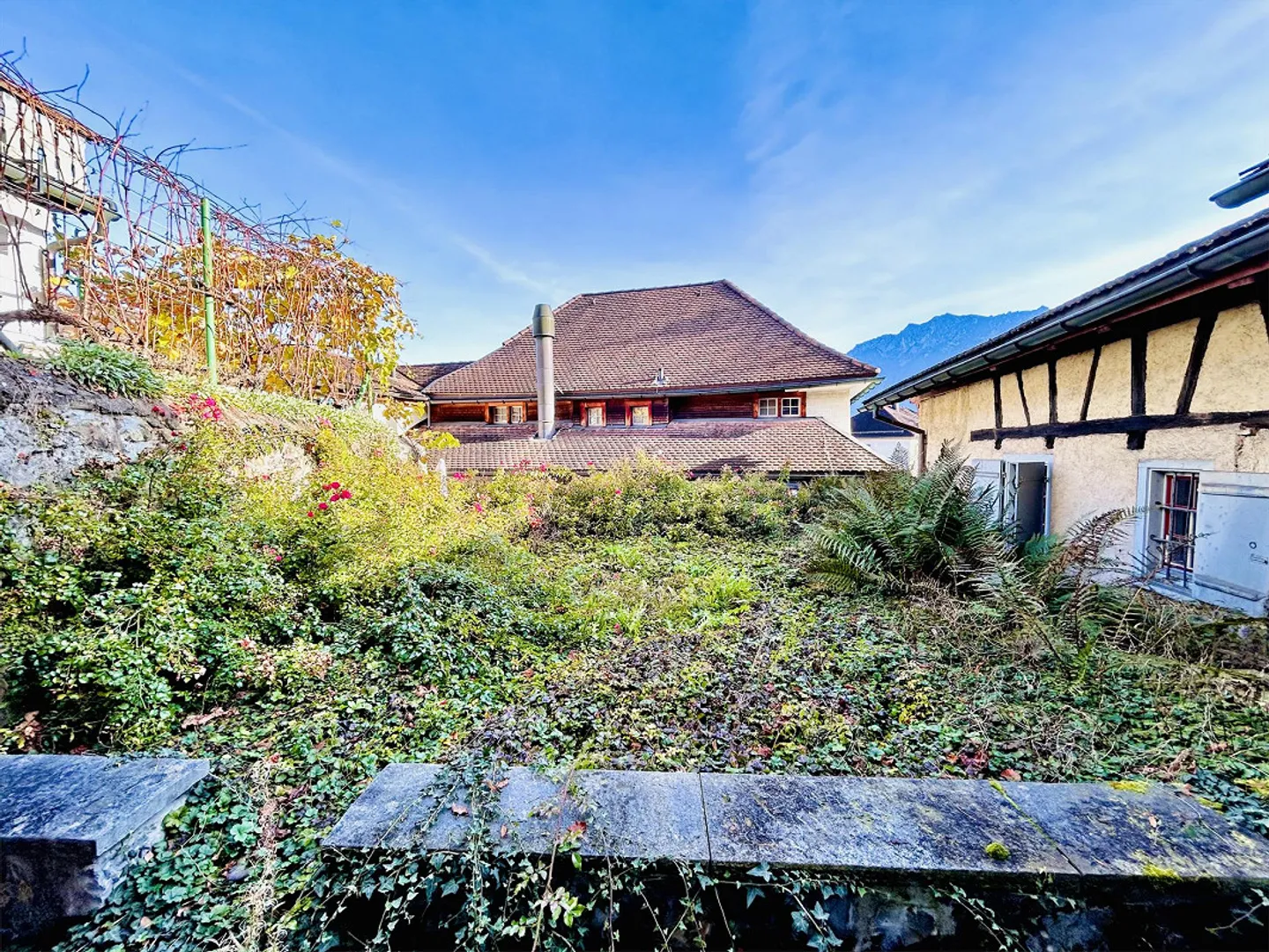 Stilvolles Wohnhaus im Städtli mit Garten und Atelier - Foto 15 von 25