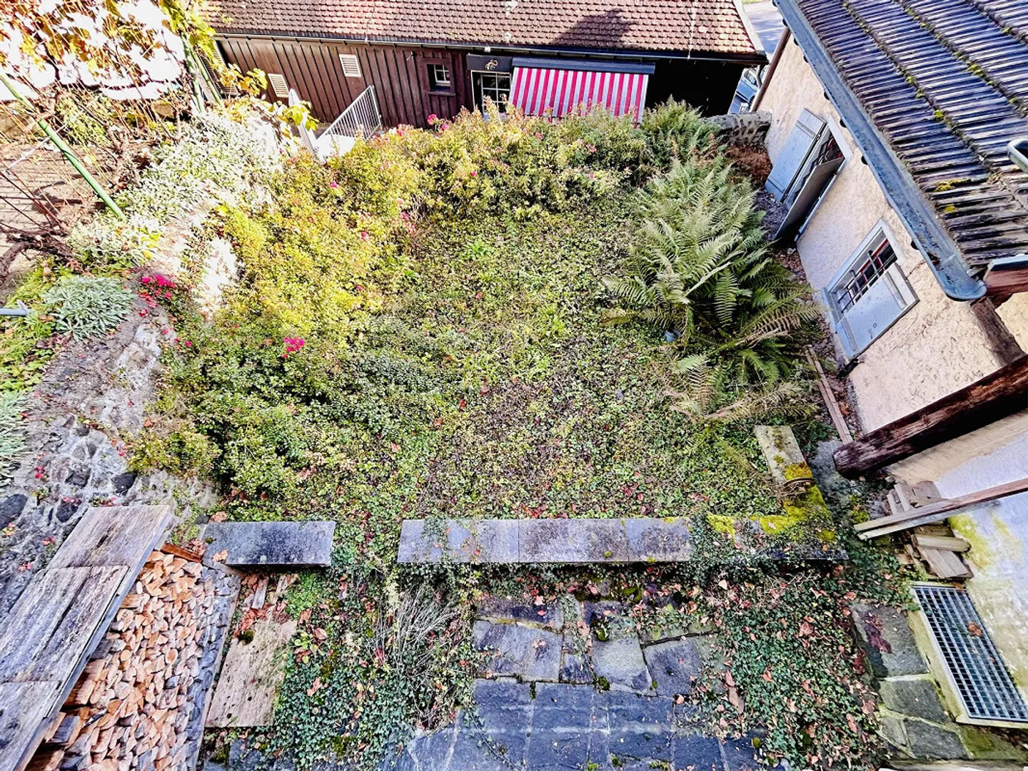 Stilvolles Wohnhaus im Städtli mit Garten und Atelier - Foto 16 von 25