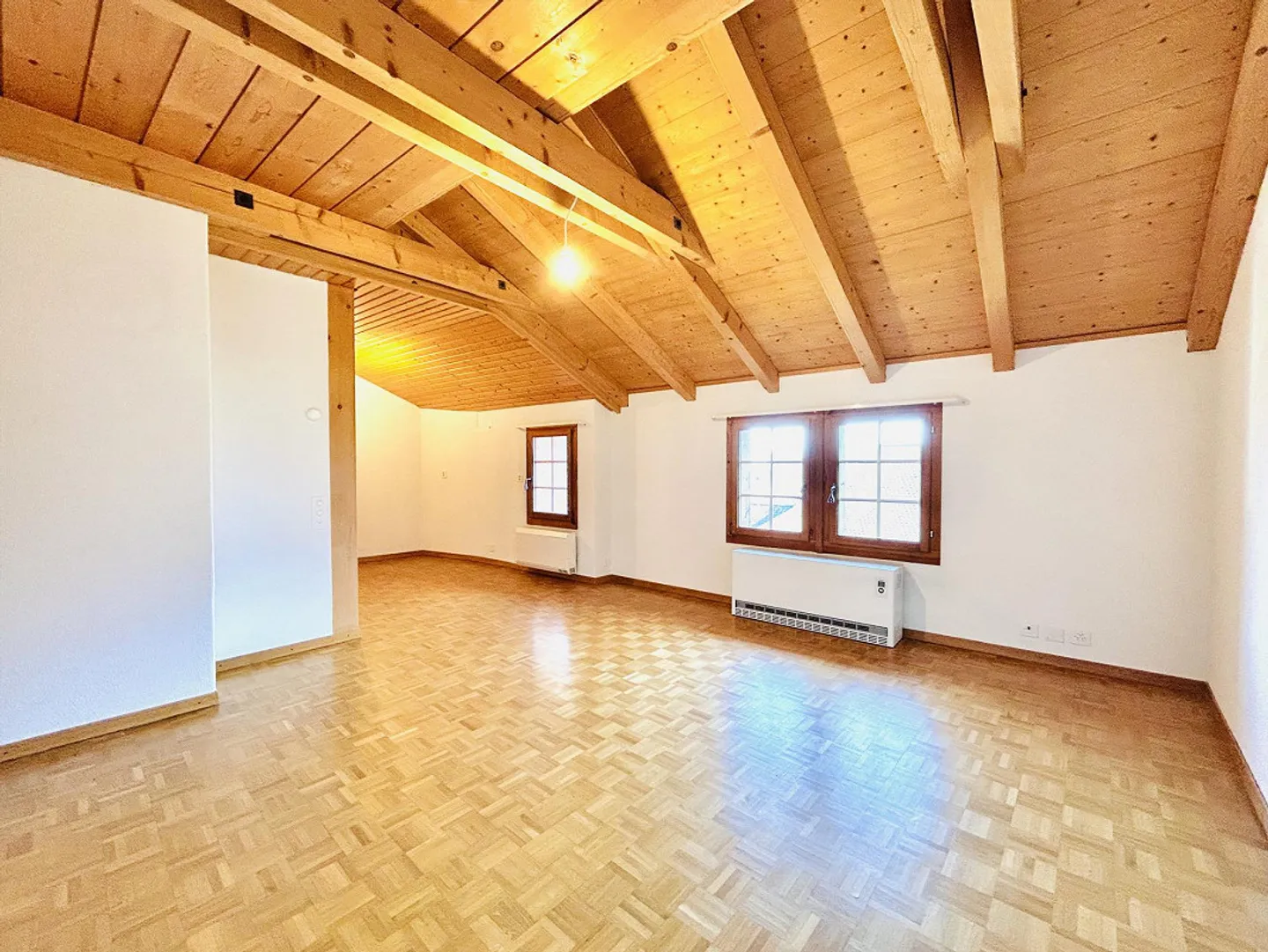 Stilvolles Wohnhaus im Städtli mit Garten und Atelier - Foto 9 von 25