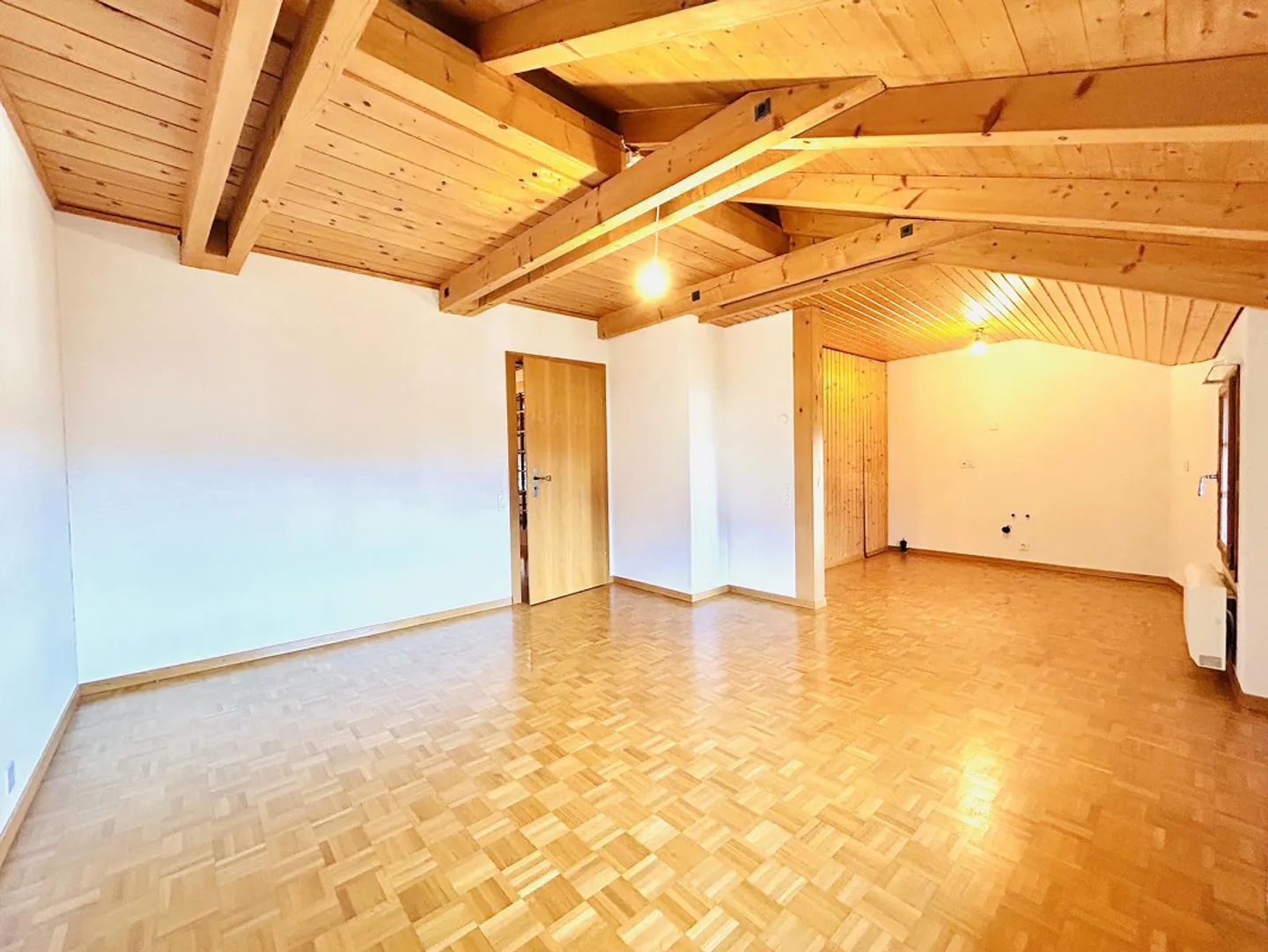 Stilvolles Wohnhaus im Städtli mit Garten und Atelier - Foto 10 von 25