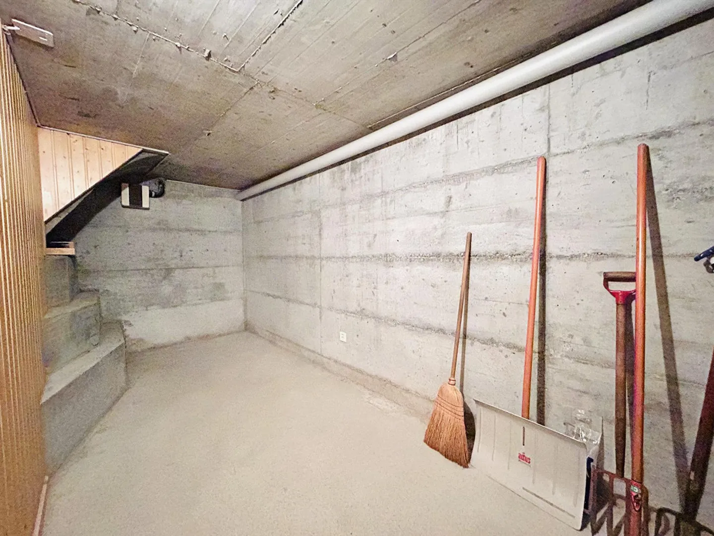 Stilvolles Wohnhaus im Städtli mit Garten und Atelier - Foto 23 von 25