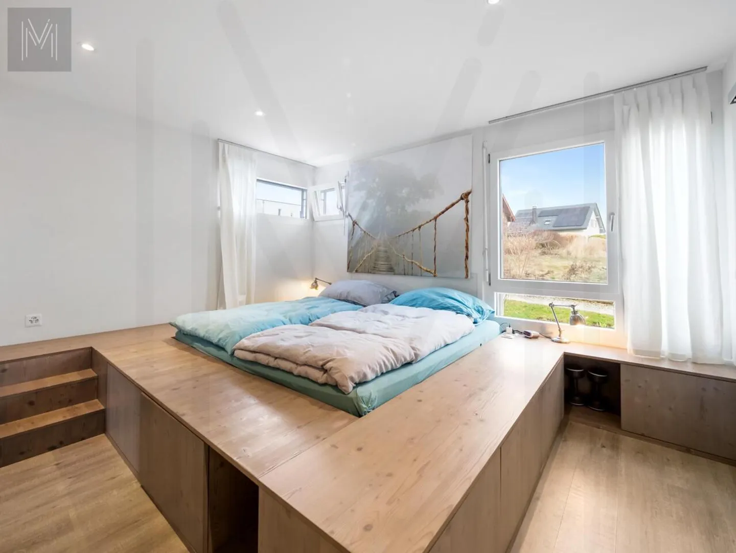 Wunderschöne Architektenvilla mit 5,5 Zimmern auf einer Ebene? Komfort, Modernität und idyllische Umgebung - Foto 7 von 13