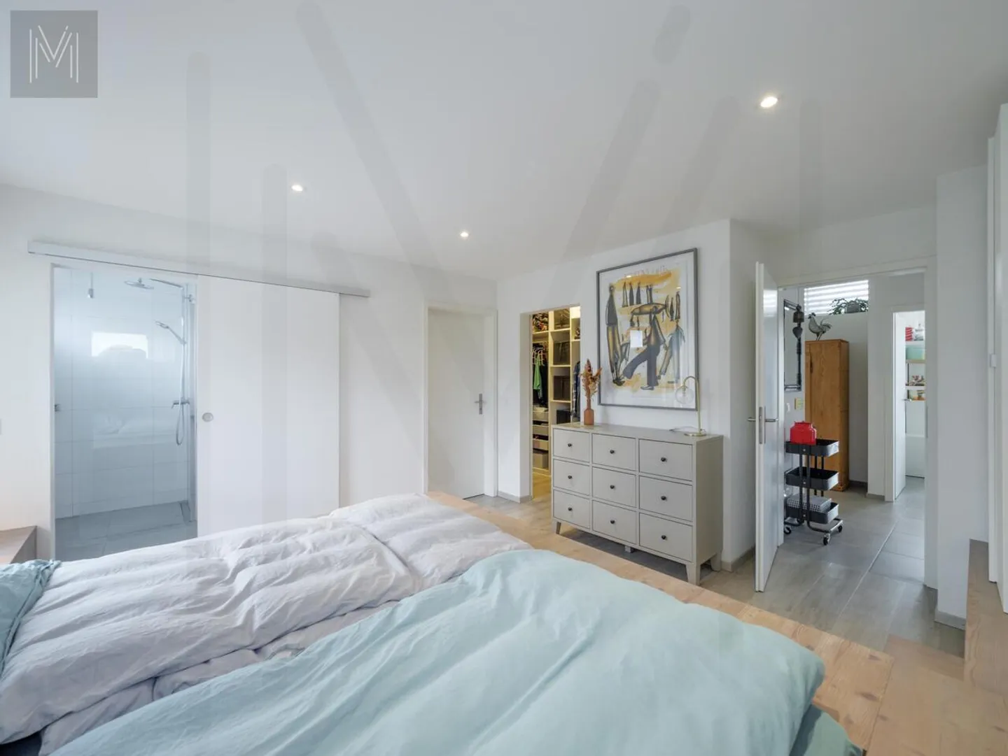 Wunderschöne Architektenvilla mit 5,5 Zimmern auf einer Ebene? Komfort, Modernität und idyllische Umgebung - Foto 10 von 13