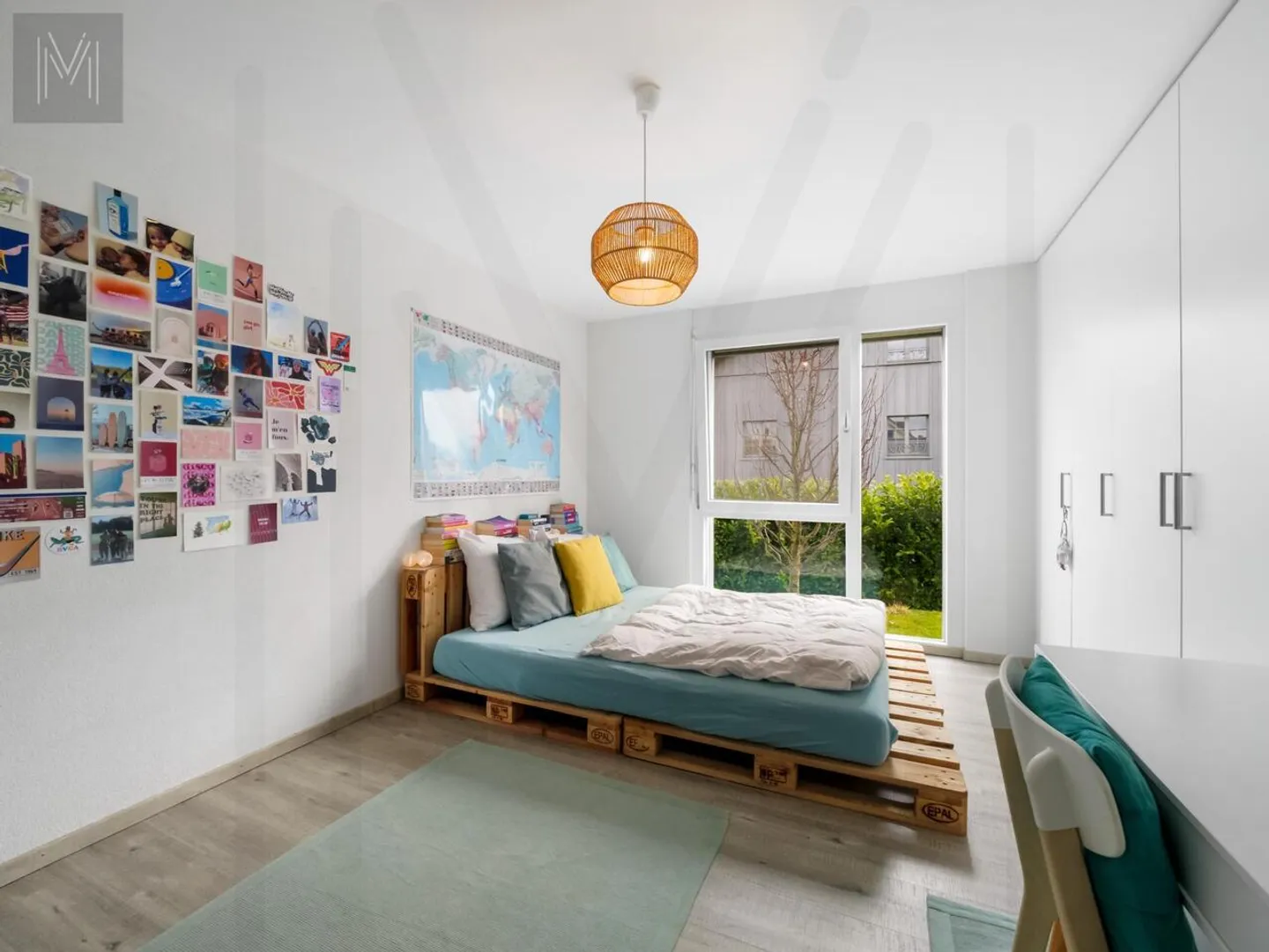Wunderschöne Architektenvilla mit 5,5 Zimmern auf einer Ebene? Komfort, Modernität und idyllische Umgebung - Foto 11 von 13