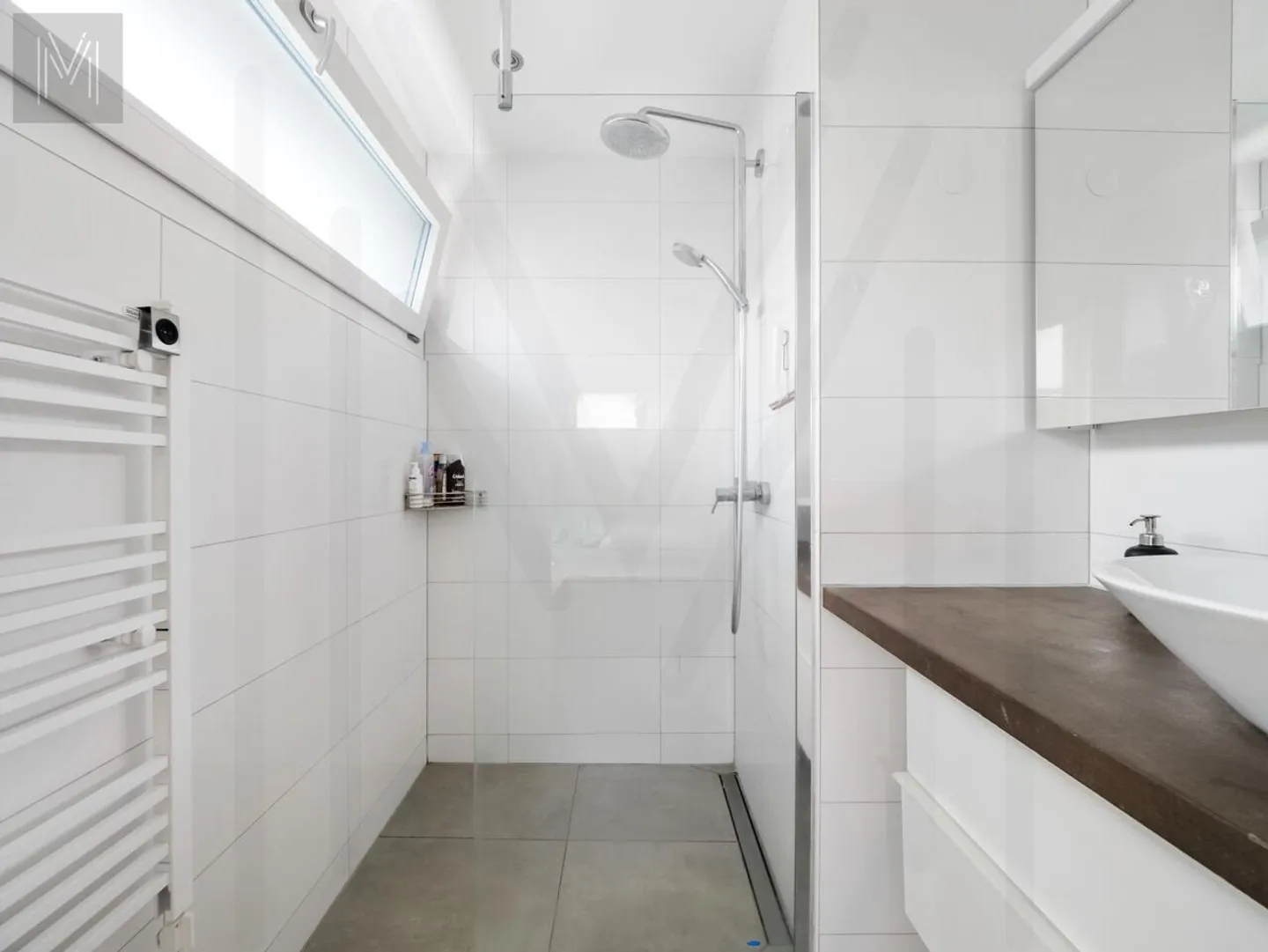 Wunderschöne Architektenvilla mit 5,5 Zimmern auf einer Ebene? Komfort, Modernität und idyllische Umgebung - Foto 13 von 13