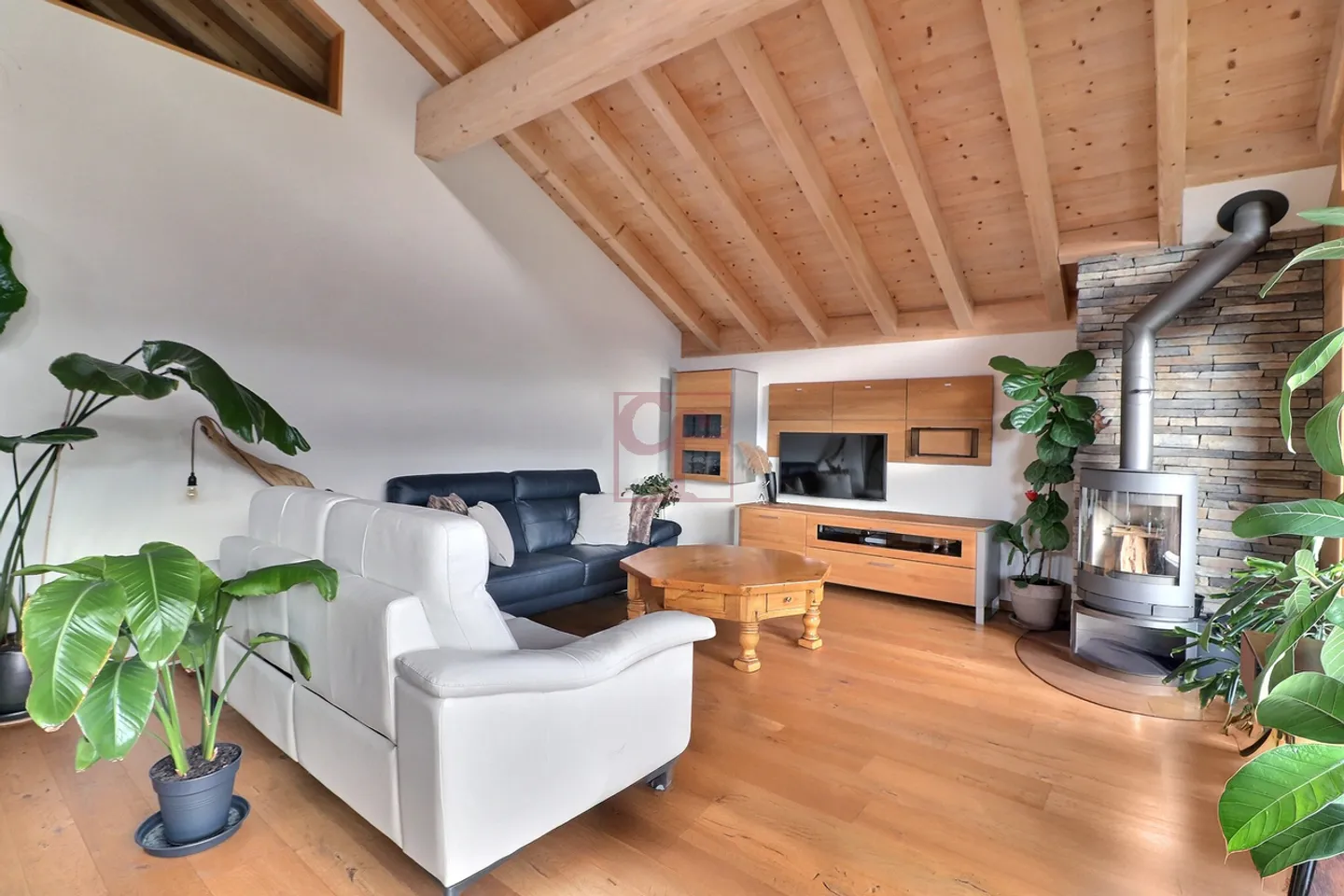 Attic 4.5 rooms - Photo 5 of 13