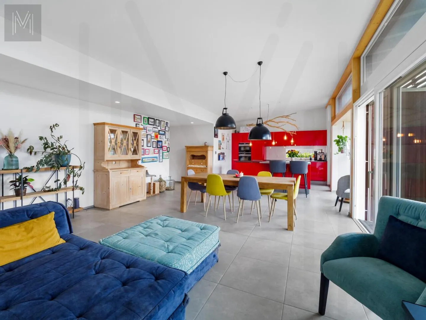 Wunderschöne Architektenvilla mit 5,5 Zimmern auf einer Ebene? Komfort, Modernität und idyllische Umgebung - Foto 6 von 13