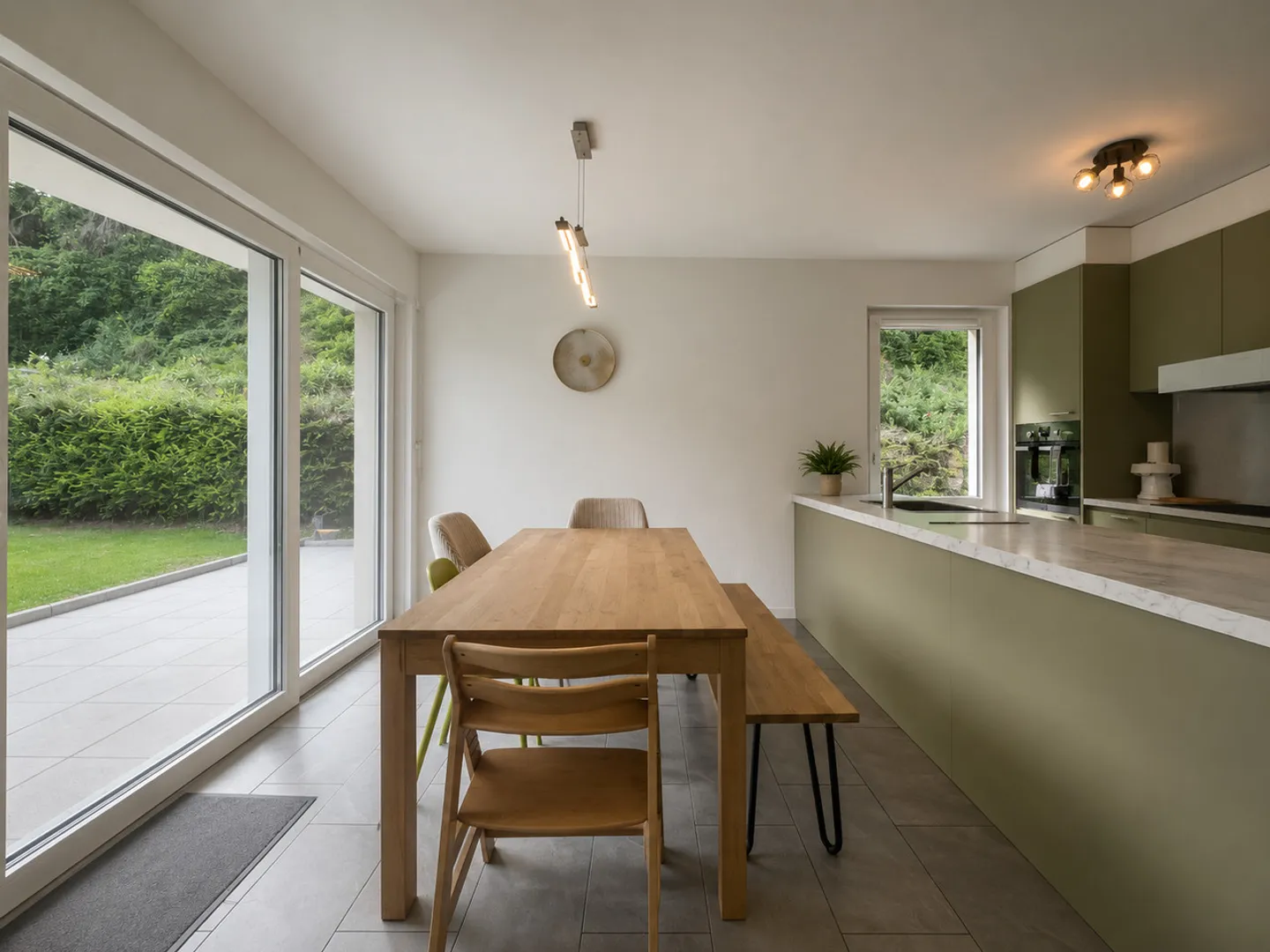 Magnificent recent villa with spacious garden in Aproz - Photo 2 of 10