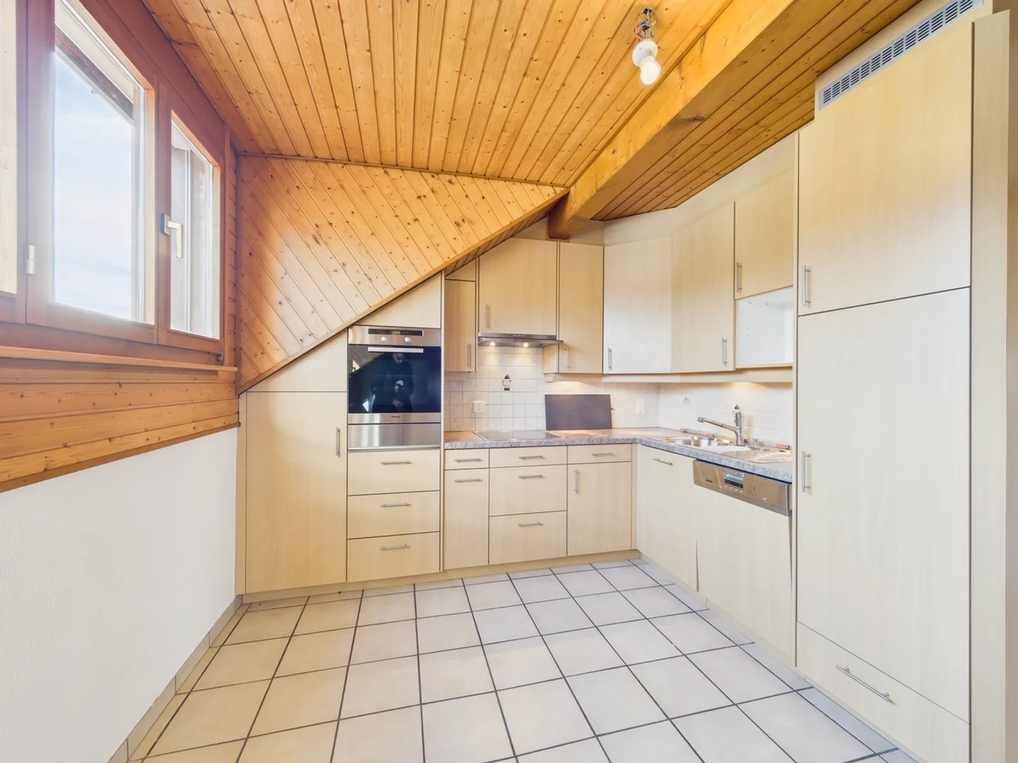 Spacious family apartment with stunning views in Morlon - Photo 4 of 13