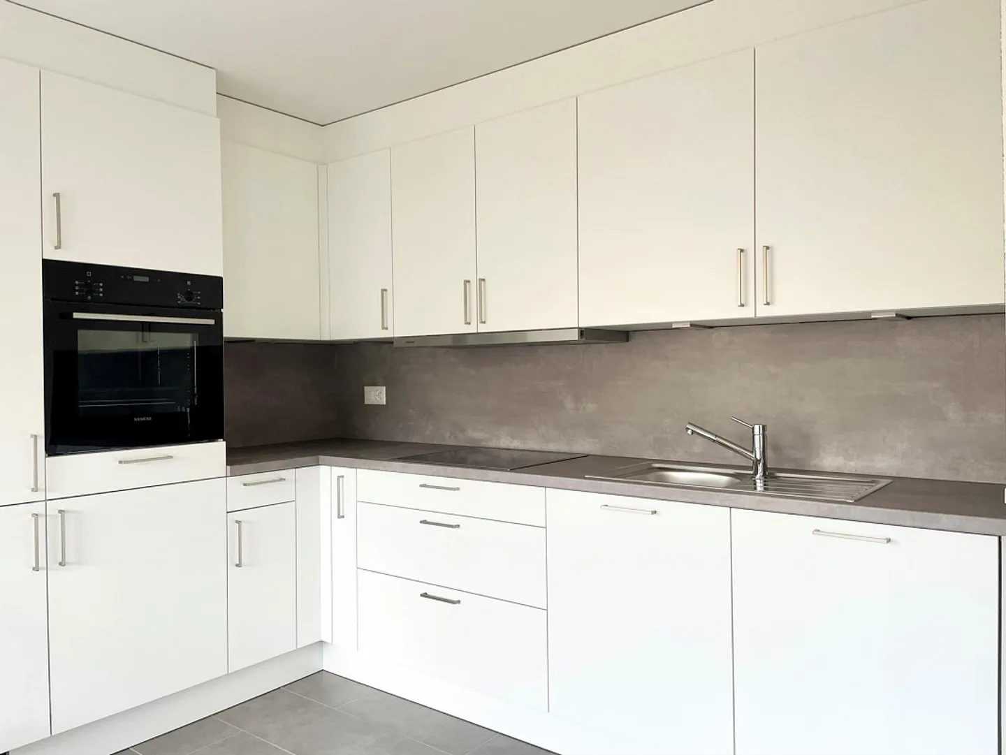 Nouvelle cuisine et salle de bain ! Emplacement calme et central avec grand balcon ! - Photo 3 sur 5