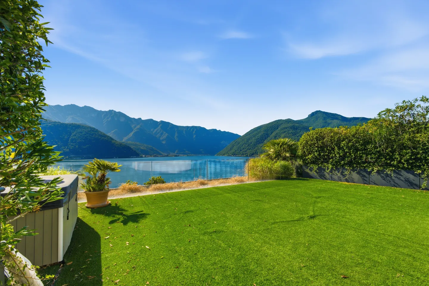 Penthouse di Lusso con Vista Lago - Foto 4 di 13