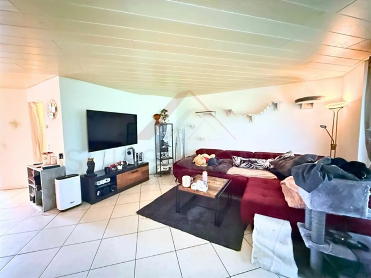 Stylish 4.5-room ground floor apartment in Studen BE - with sunny terrace and private garage - Photo 3 of 17